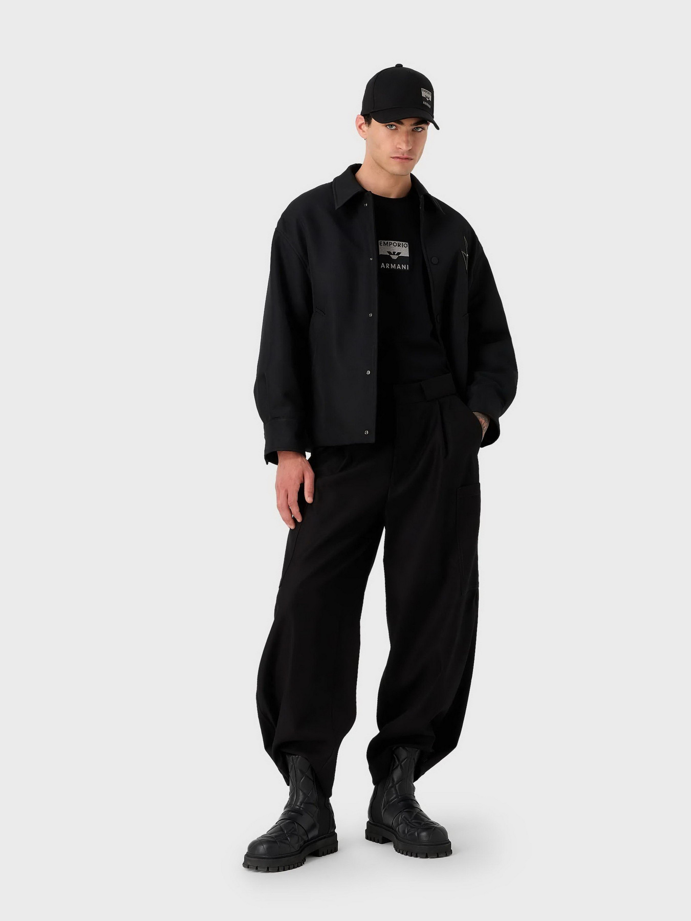 Футболка Emporio Armani модель 6R1TDK-1JWZZ-0999 Футболка Emporio Armani модель 6R1TDK-1JWZZ-0999 Фото