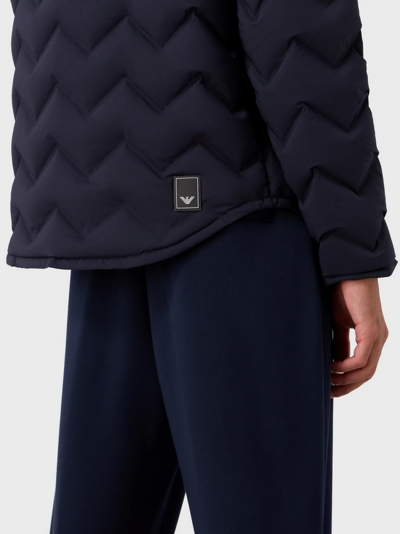 Пуховик Emporio Armani Travel Essentials модель 6R1B85-1NFGZ-09B3 Фото