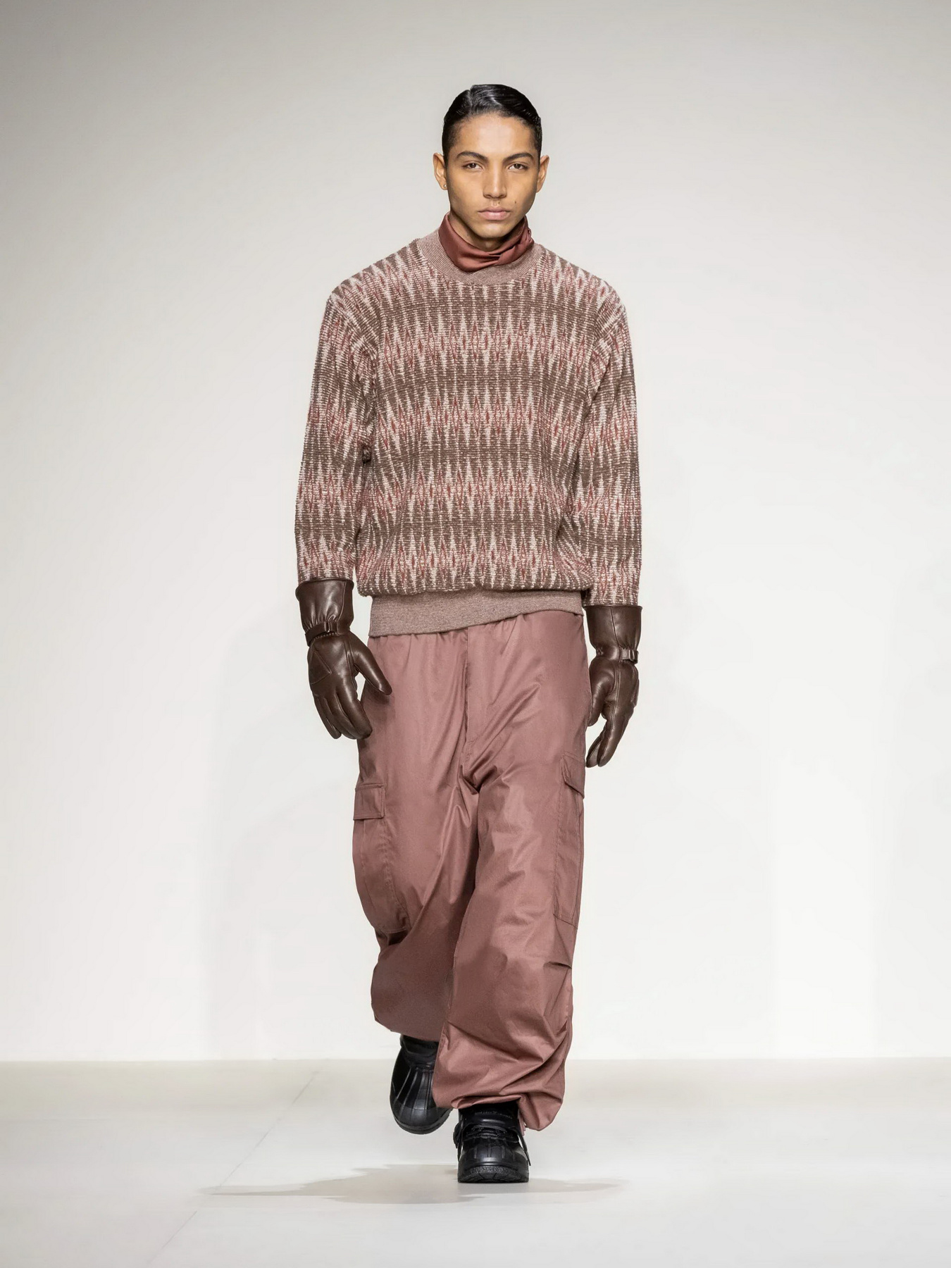 Джемпер Emporio Armani модель 6R1MV7-1M13Z-F415 Фото