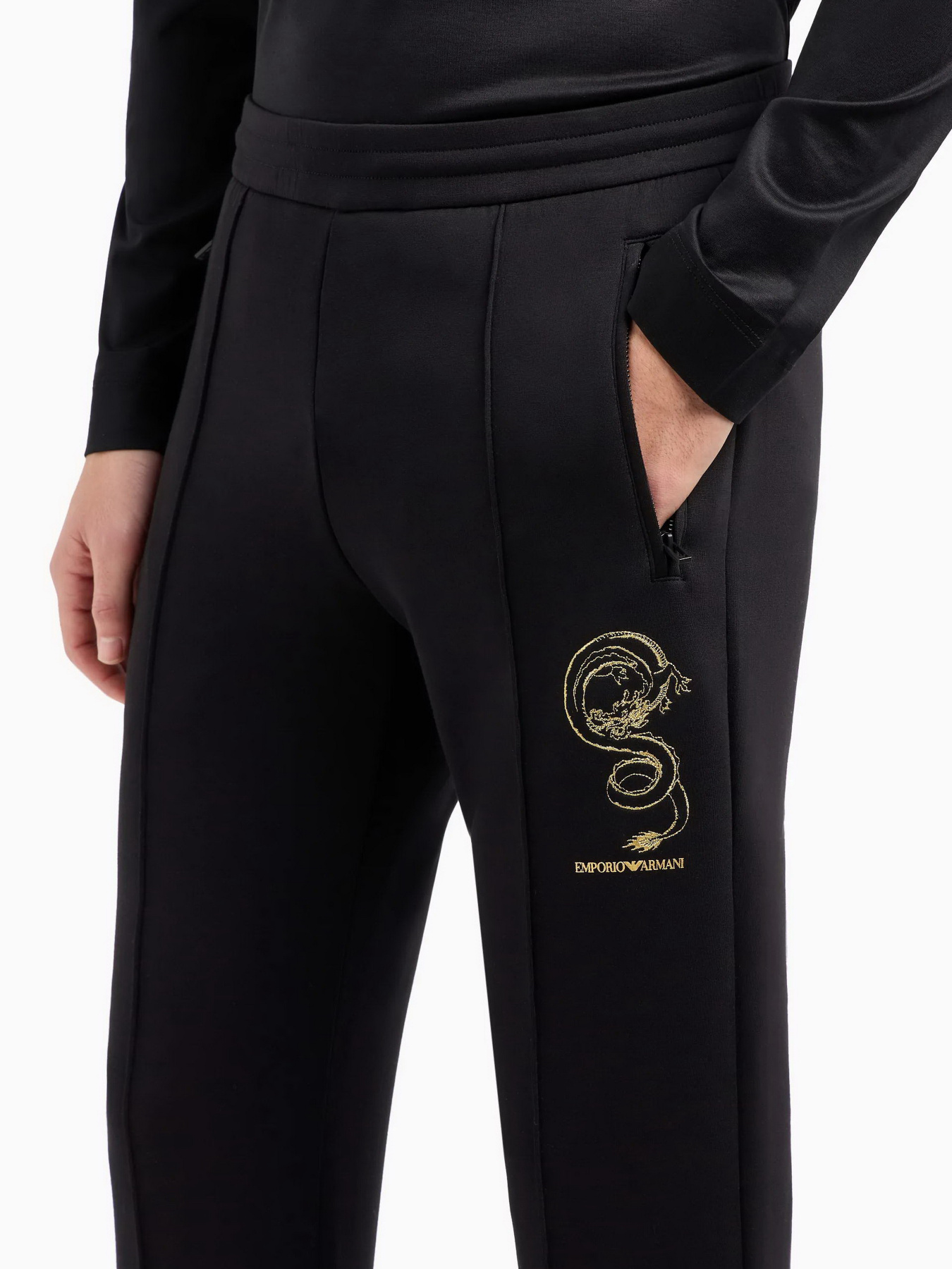 Штаны спортивные Emporio Armani Chinese New Year модель EM000012-AF10013-U8133 Фото