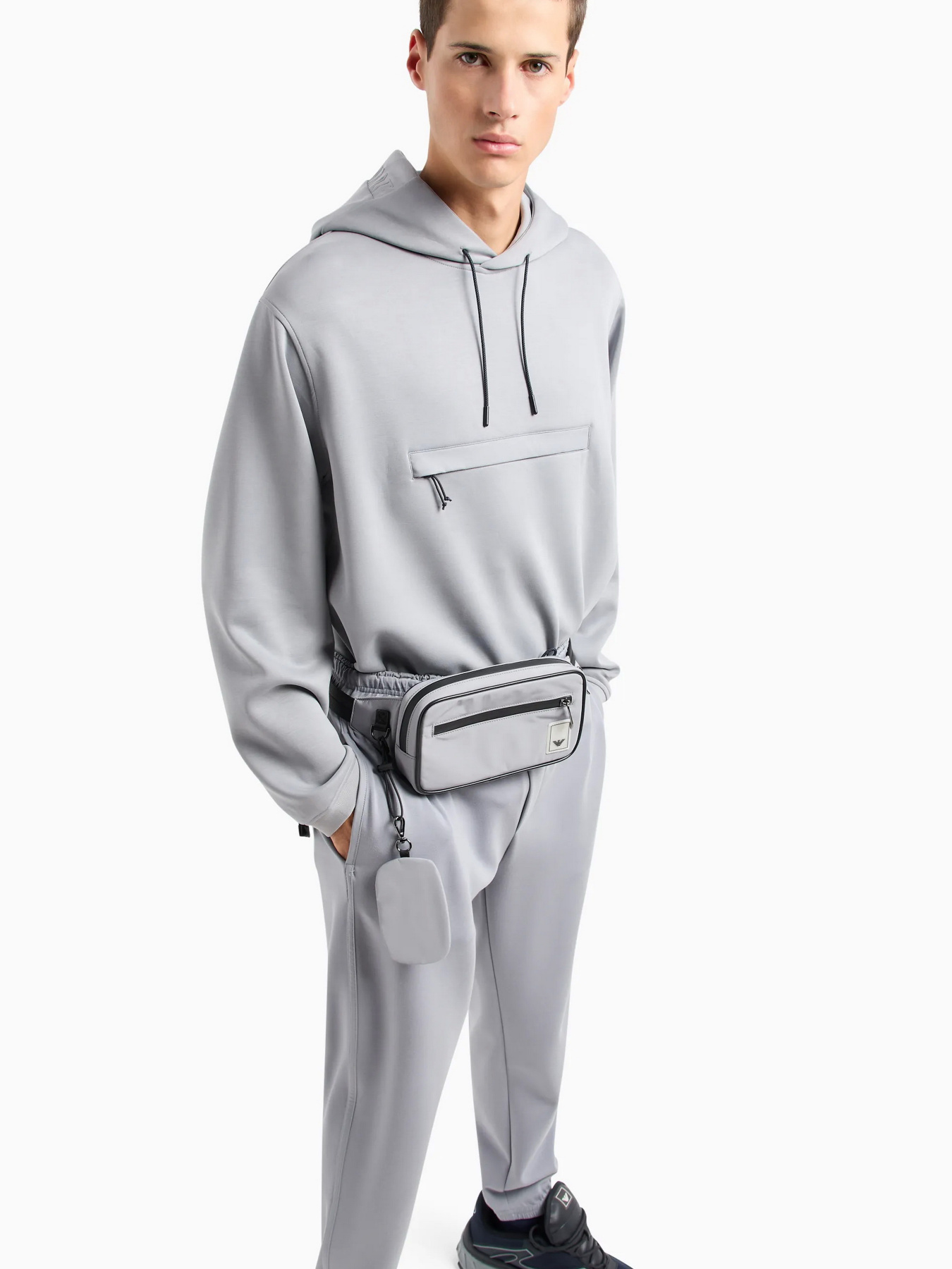 Штаны спортивные Emporio Armani Travel Essentials модель EM000084-AF10103-U8060 Штаны спортивные Emporio Armani Travel Essentials модель EM000084-AF10103-U8060 Фото