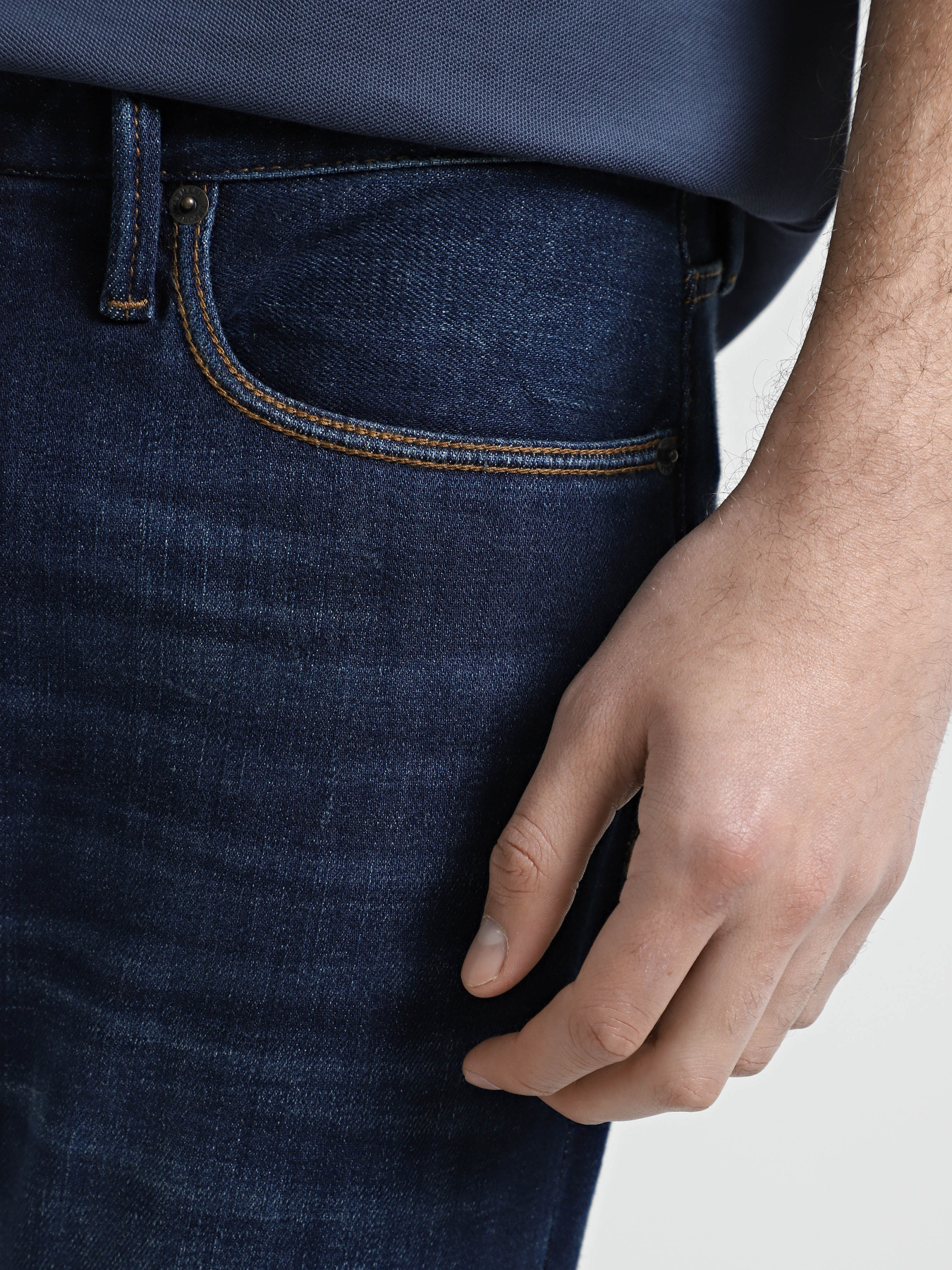 Завужені джинси Emporio Armani модель 6D1J75-1D87Z-0942 Фото