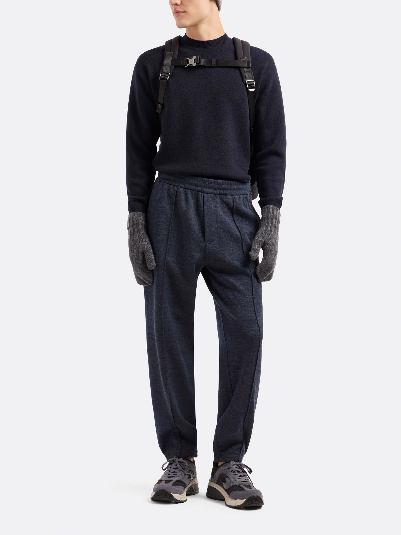 Джемпер Emporio Armani Travel Essentials модель EM000103-AF10401-UB118 Фото