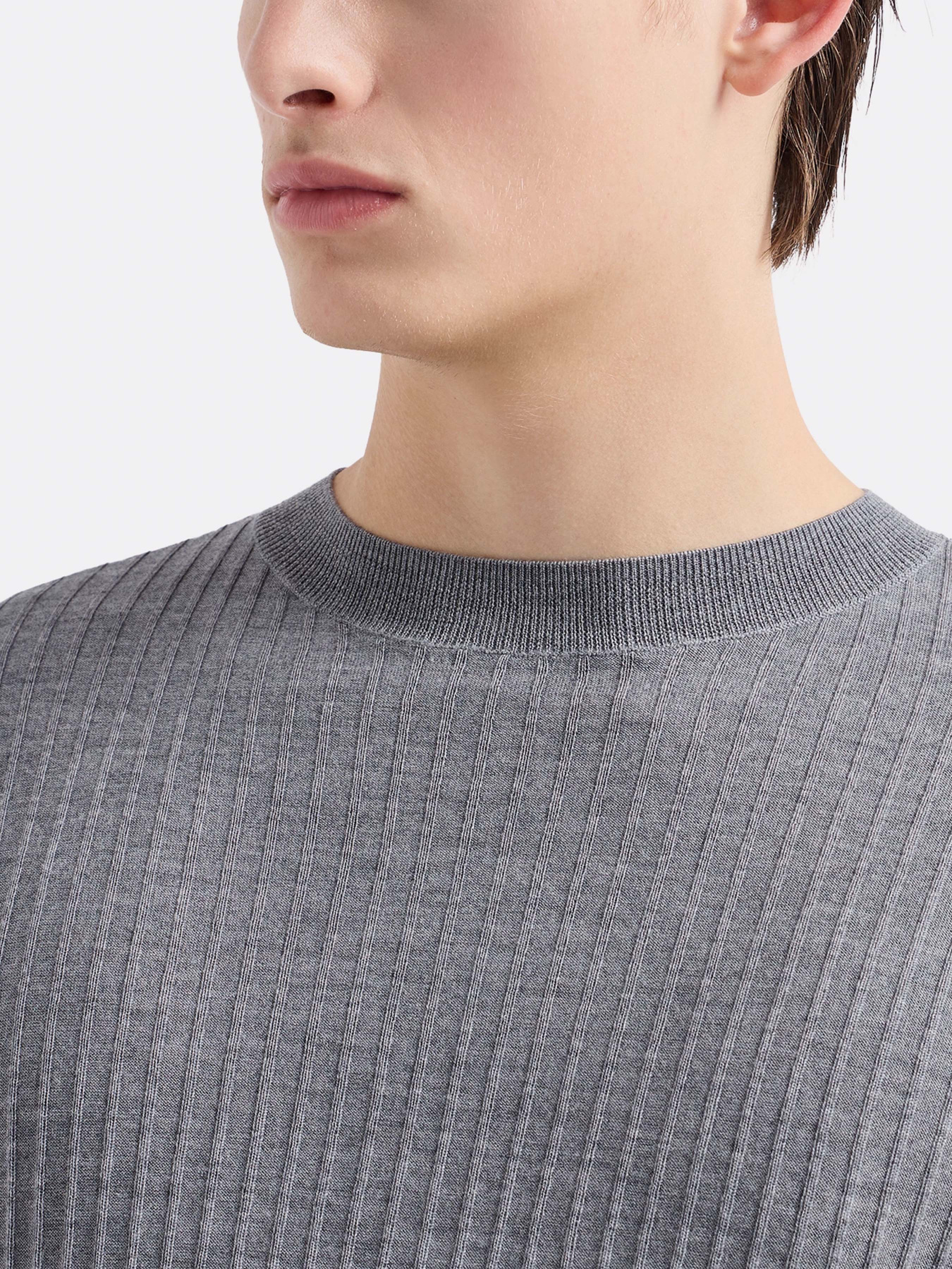 Джемпер Emporio Armani Travel Essentials модель EM000130-AF10460-O8003 Фото