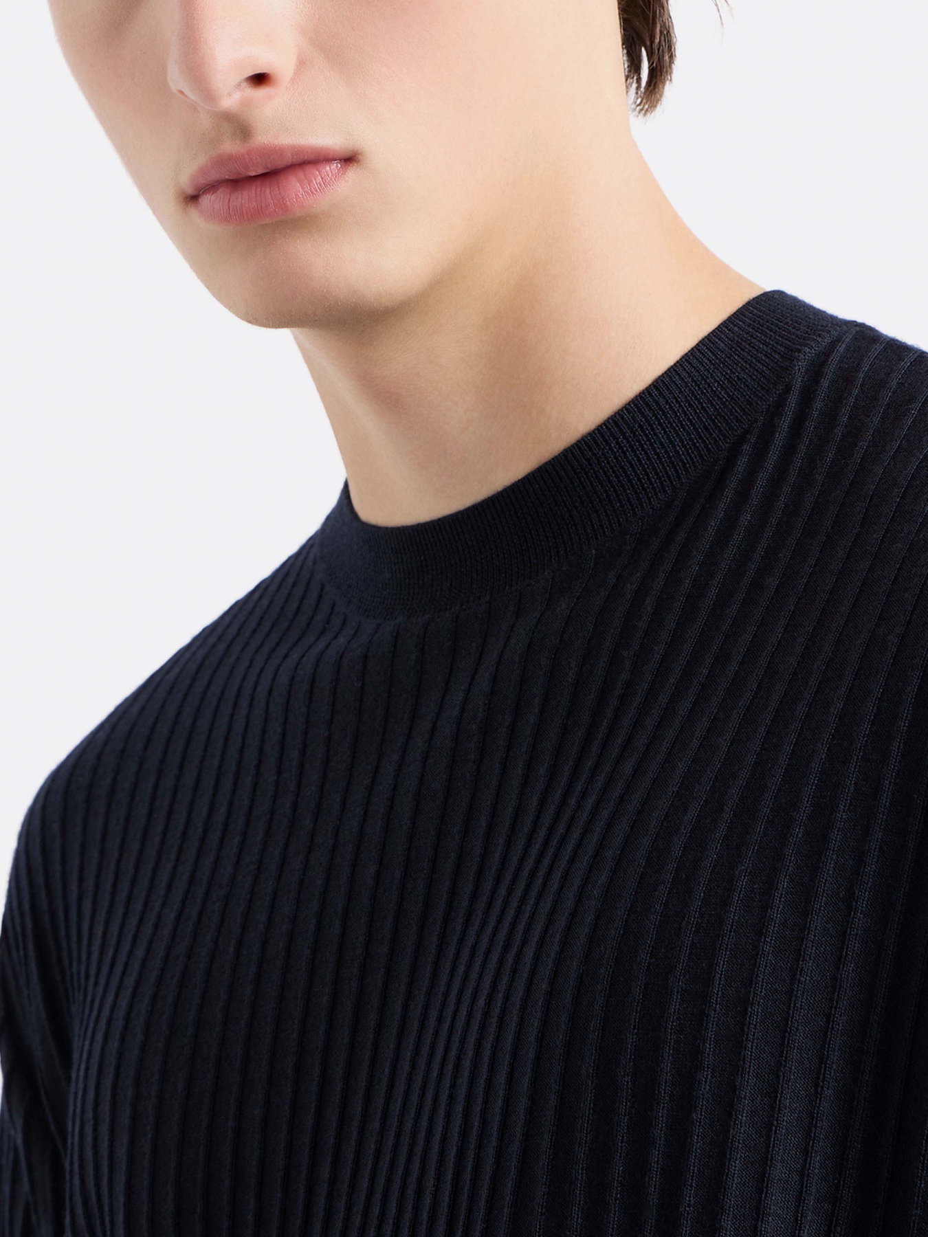 Джемпер Emporio Armani Travel Essentials модель EM000130-AF10460-UB118 Фото