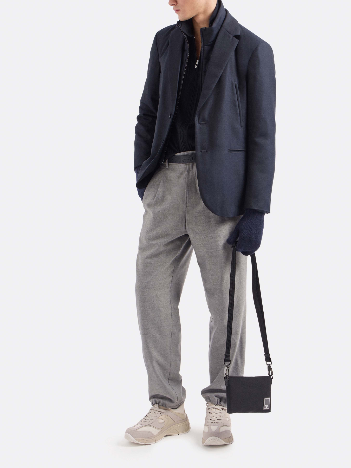 Блейзер Emporio Armani Travel Essentials модель EM000132-AF10458-UB118 Фото