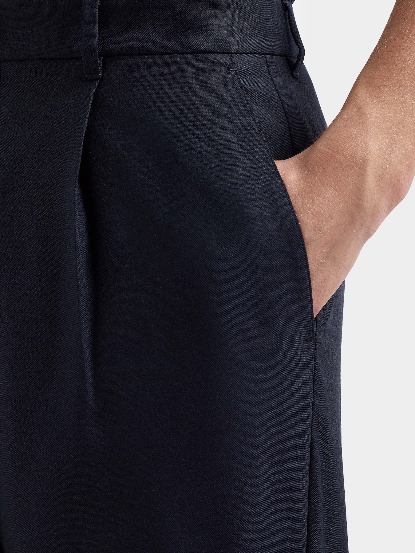 Повседневные штаны Emporio Armani Travel Essentials модель EM000136-AF10458-UB118 Фото