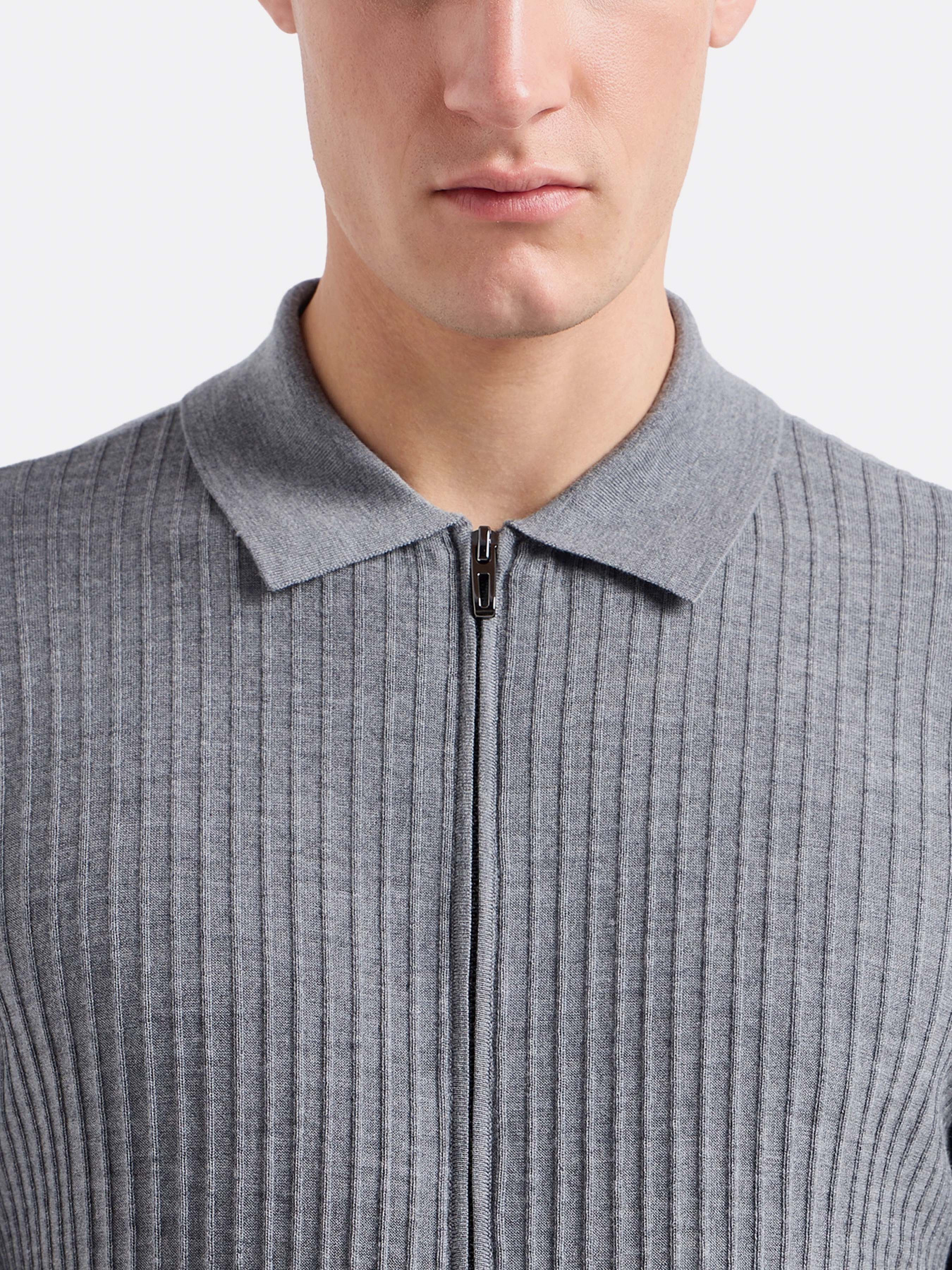 Кардиган Emporio Armani Travel Essentials модель EM000265-AF10460-O8003 Фото