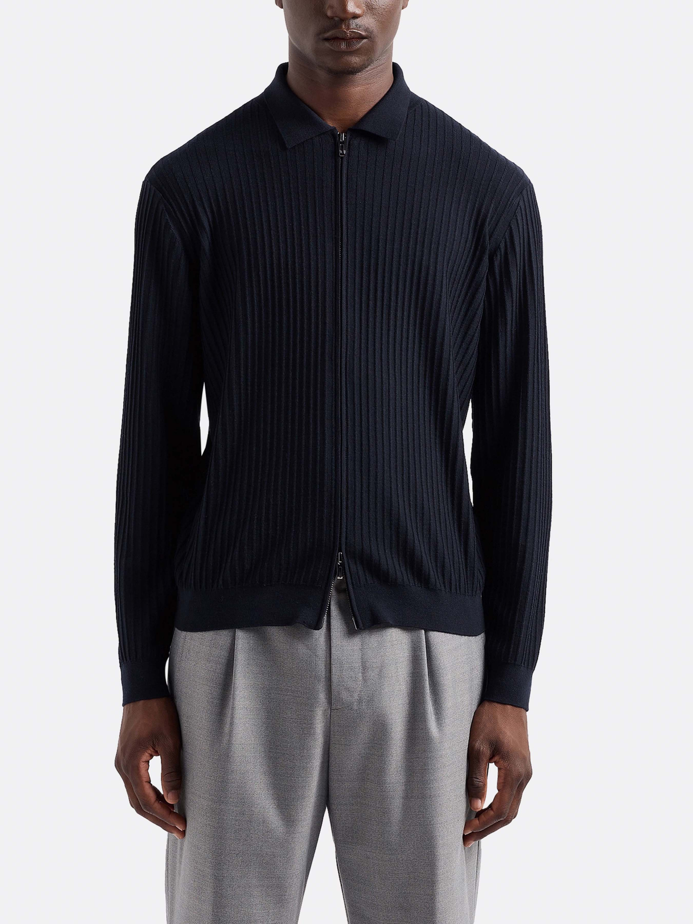 Кардиган Emporio Armani Travel Essentials модель EM000265-AF10460-UB118 Фото