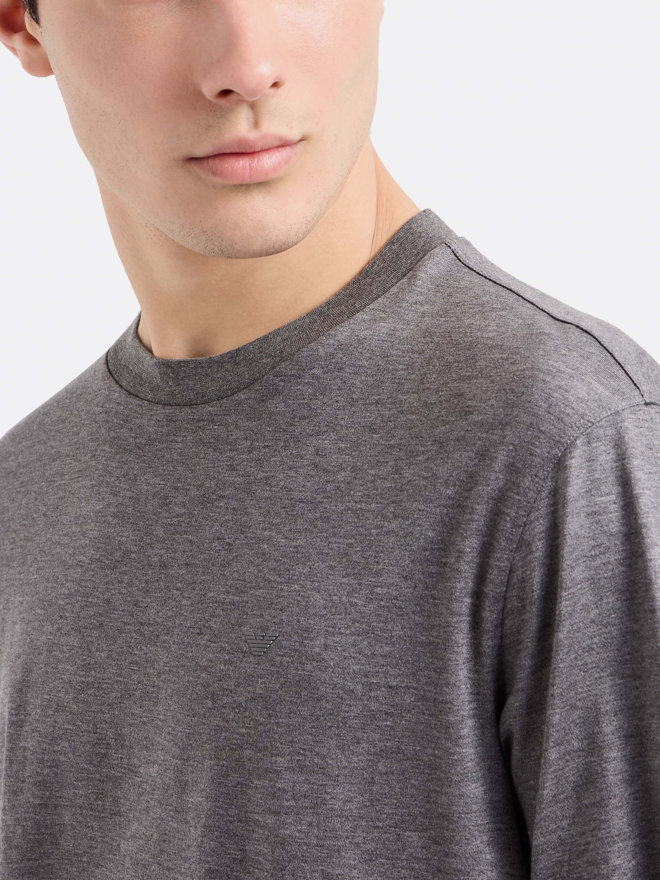 Футболка Emporio Armani Travel Essentials модель EM000311-AF10761-O8004 Фото