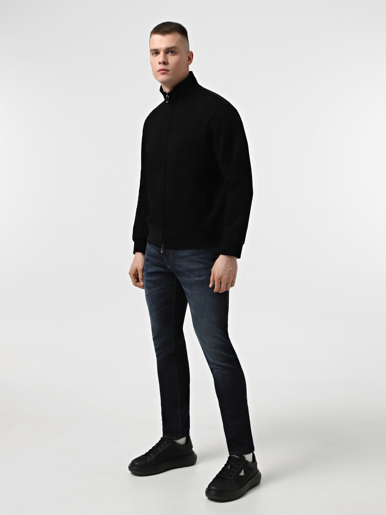 Завужені джинси Emporio Armani модель EM000121-AF13253-MB002 Фото