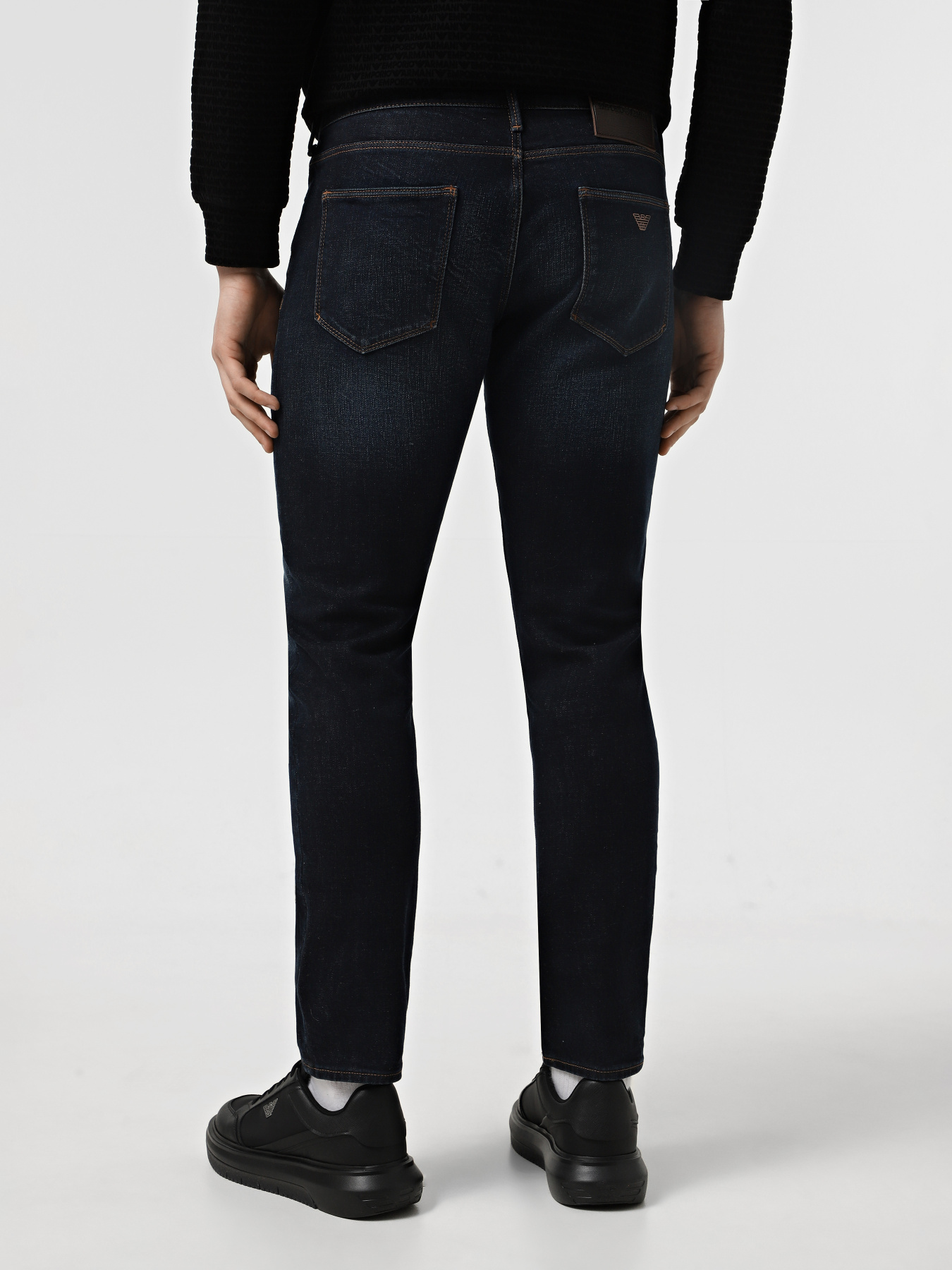 Завужені джинси Emporio Armani модель EM000121-AF13253-MB002 Фото
