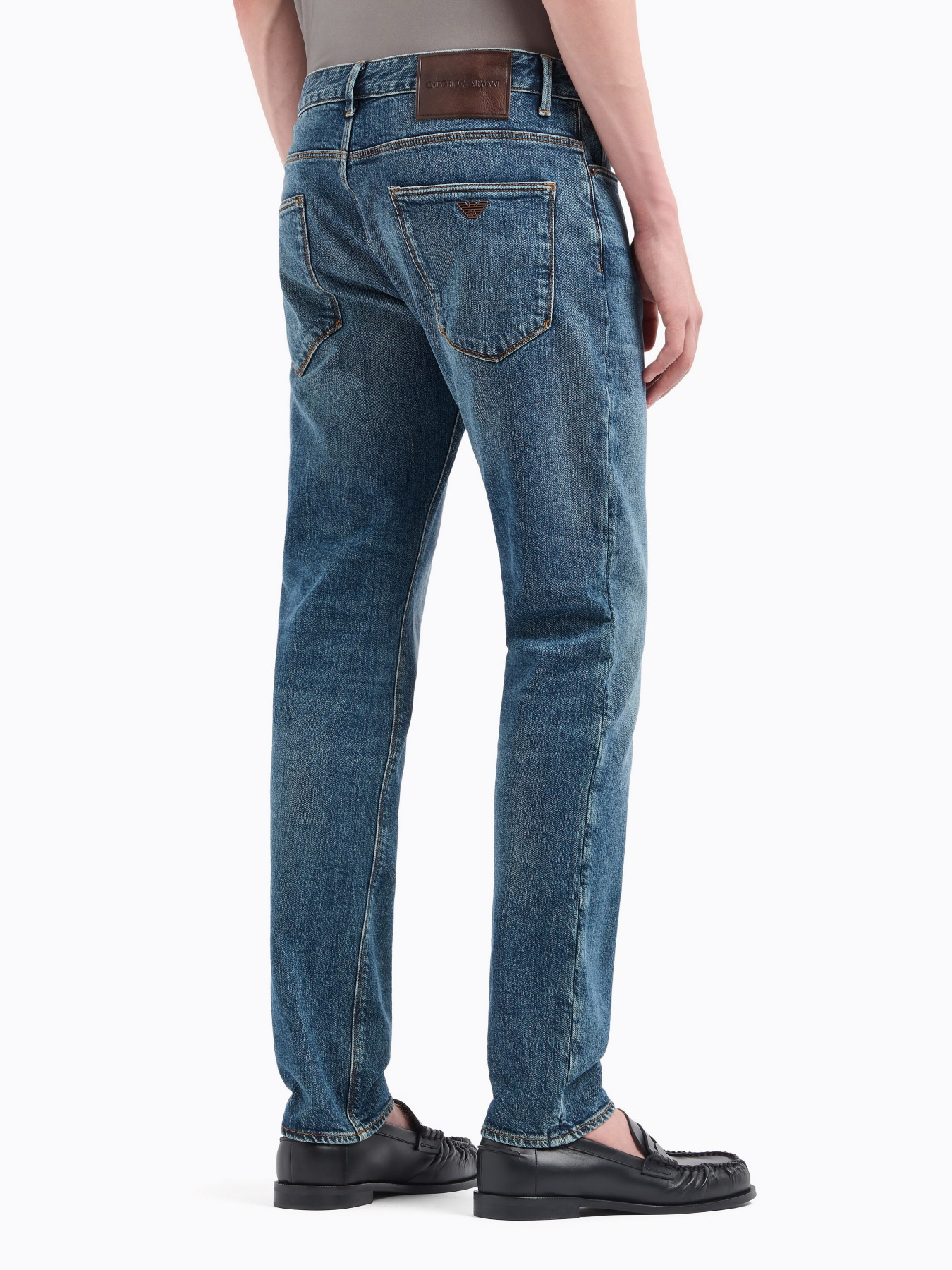 Зауженные джинсы Emporio Armani модель EM000121-AF13277-MB002 Фото