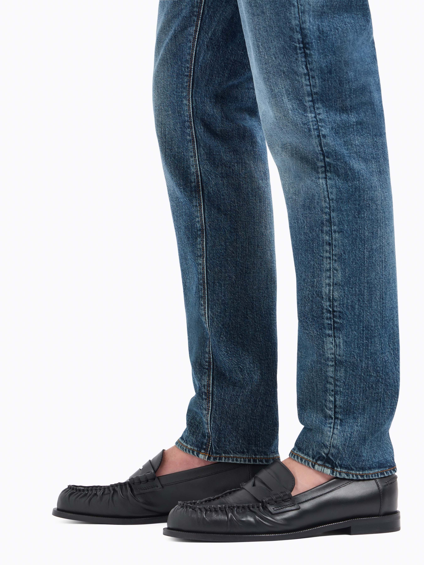 Завужені джинси Emporio Armani модель EM000121-AF13277-MB002 Фото