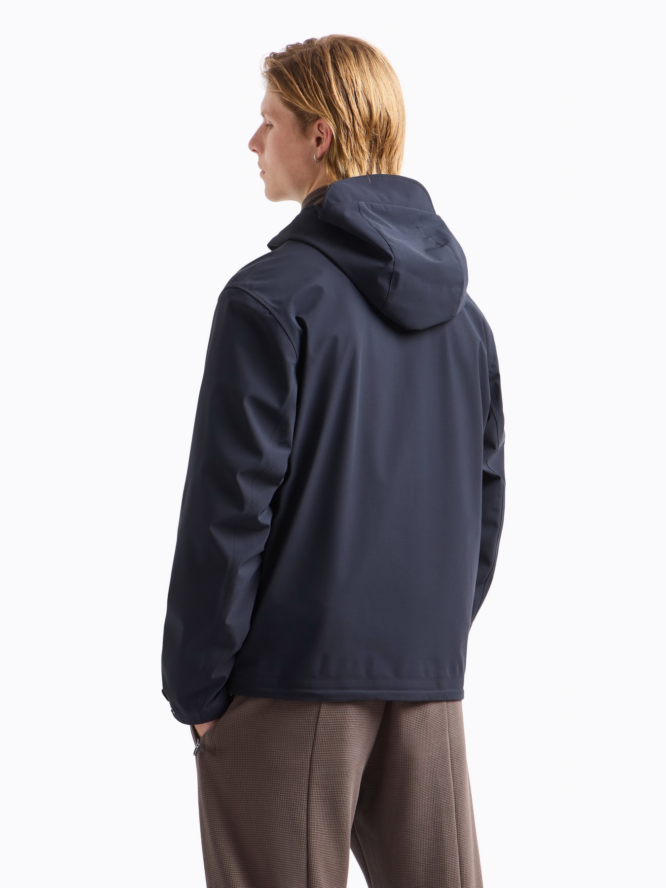 Демісезонна куртка Emporio Armani Travel Essentials модель EM000818-AF13090-UB118 Фото