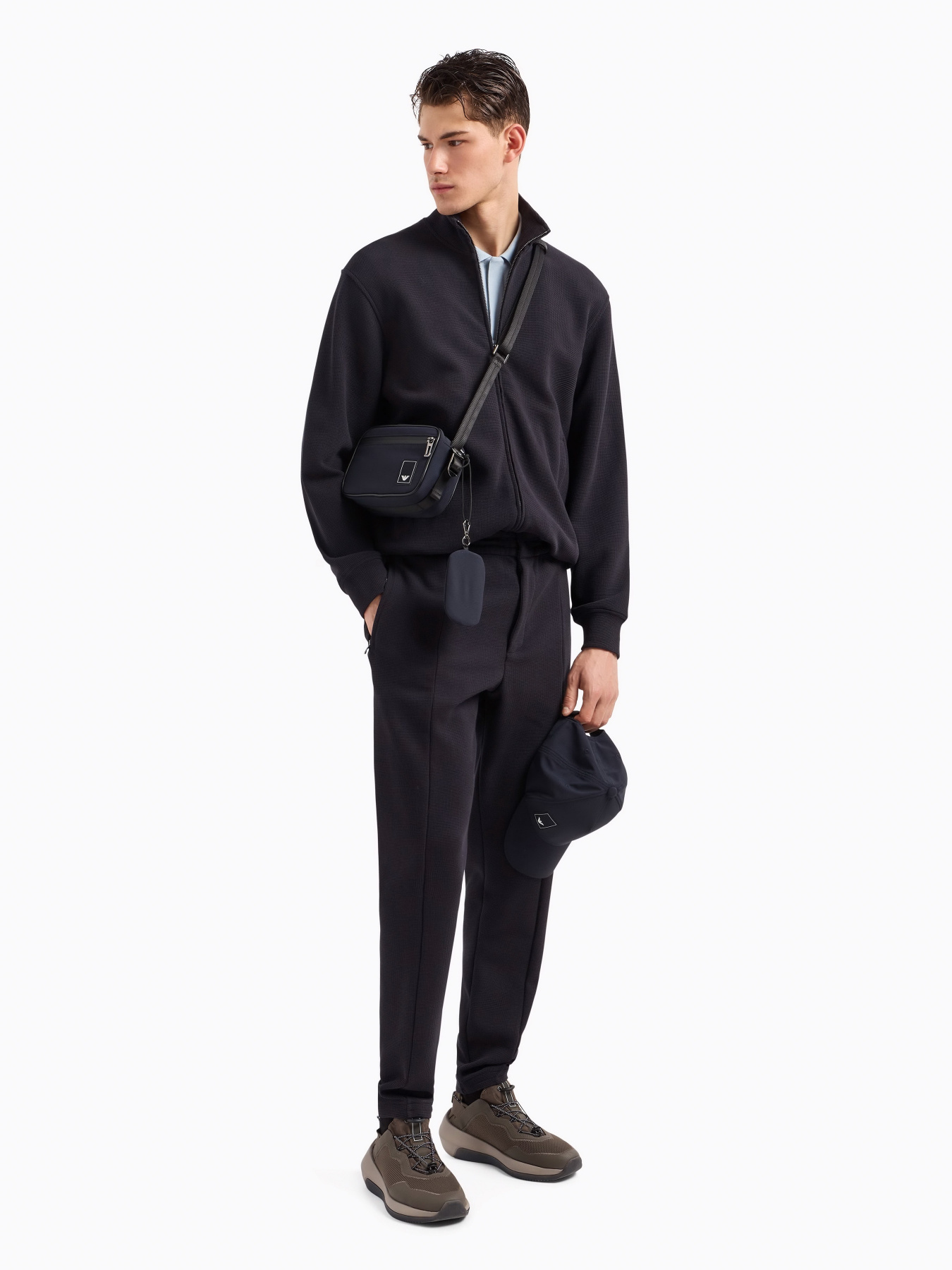 Кофта Emporio Armani Travel Essentials модель EM000944-AF13358-UB118 Фото