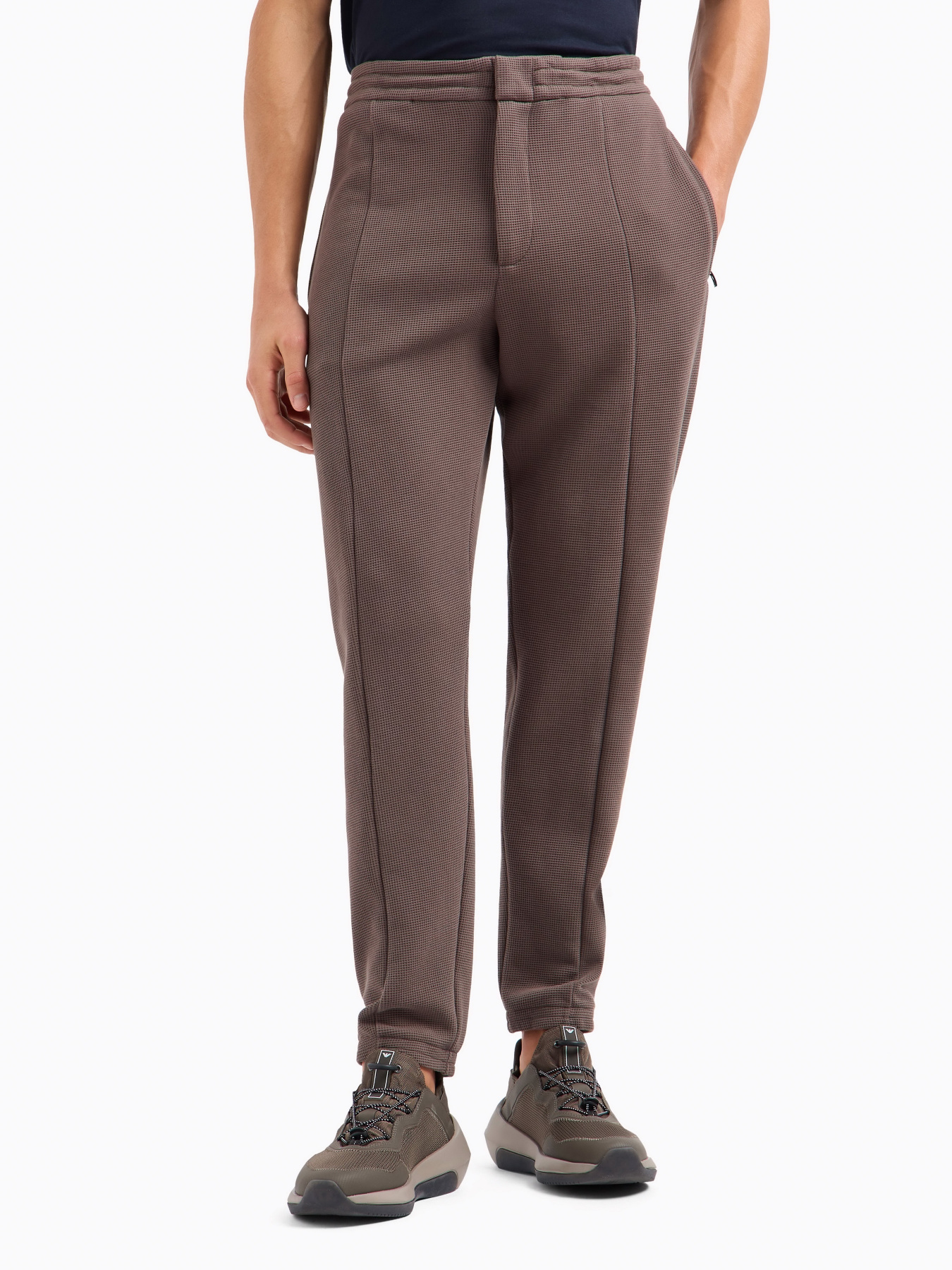 Штаны спортивные Emporio Armani Travel Essentials модель EM000954-AF13358-U6200 Штаны спортивные Emporio Armani Travel Essentials модель EM000954-AF13358-U6200 Фото