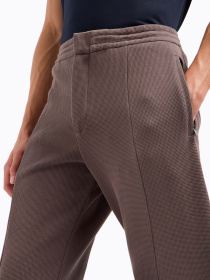 Штаны спортивные Emporio Armani Travel Essentials модель EM000954-AF13358-U6200 Штаны спортивные Emporio Armani Travel Essentials модель EM000954-AF13358-U6200 Фото