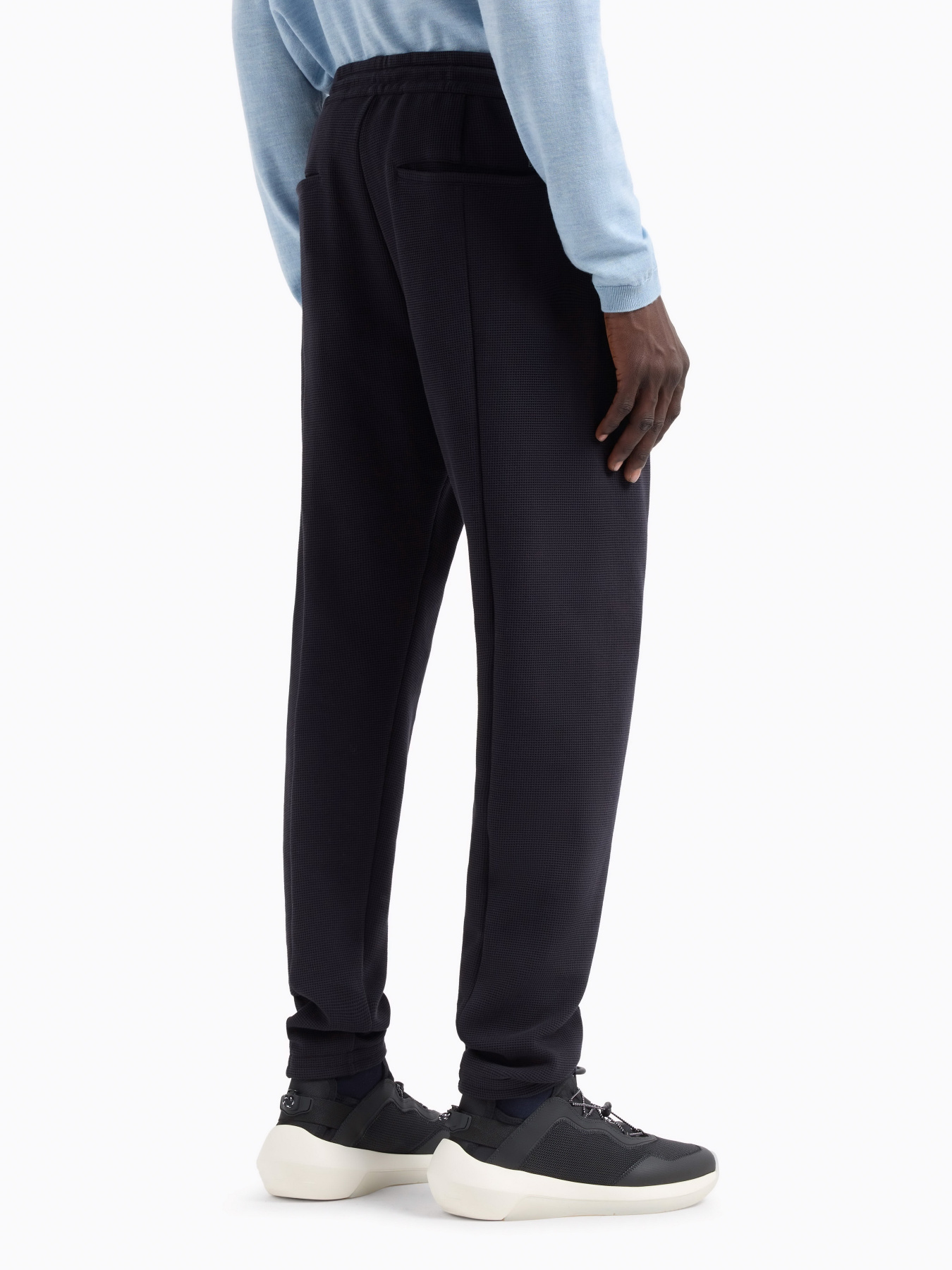 Штаны спортивные Emporio Armani Travel Essentials модель EM000954-AF13358-UB118 Фото