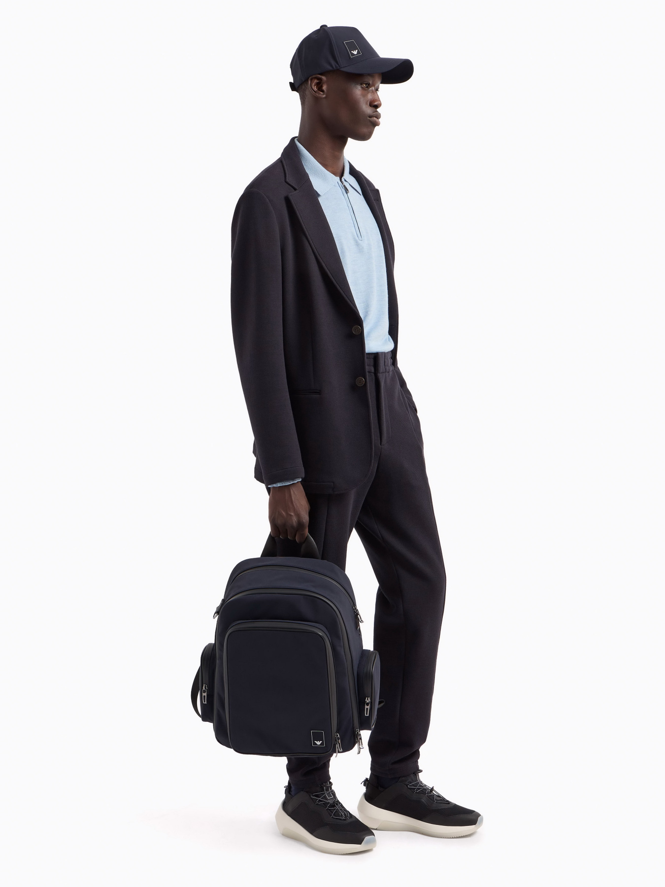 Штаны спортивные Emporio Armani Travel Essentials модель EM000954-AF13358-UB118 Фото