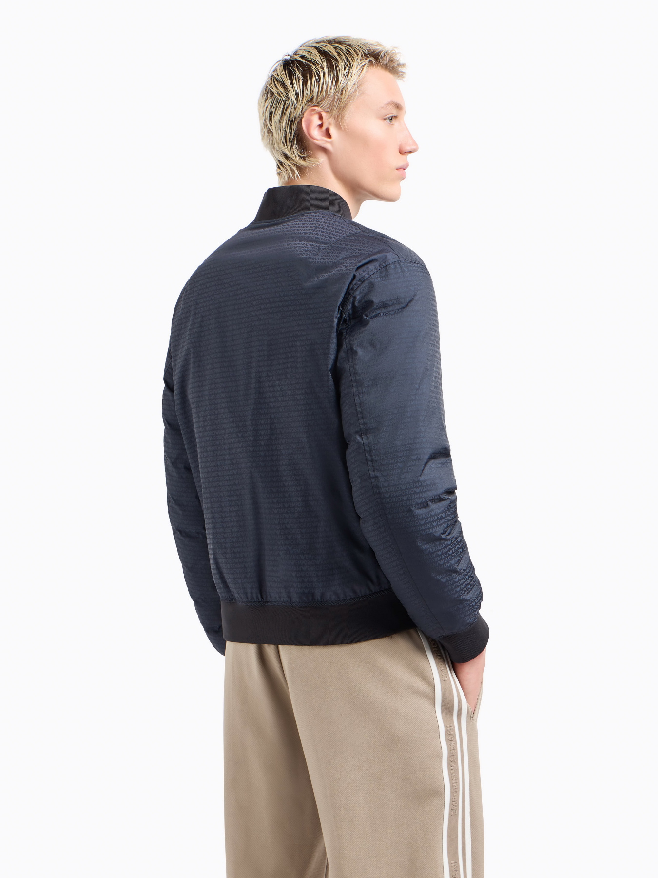 Бомбер Emporio Armani модель EM001285-AF15384-UB118 Фото