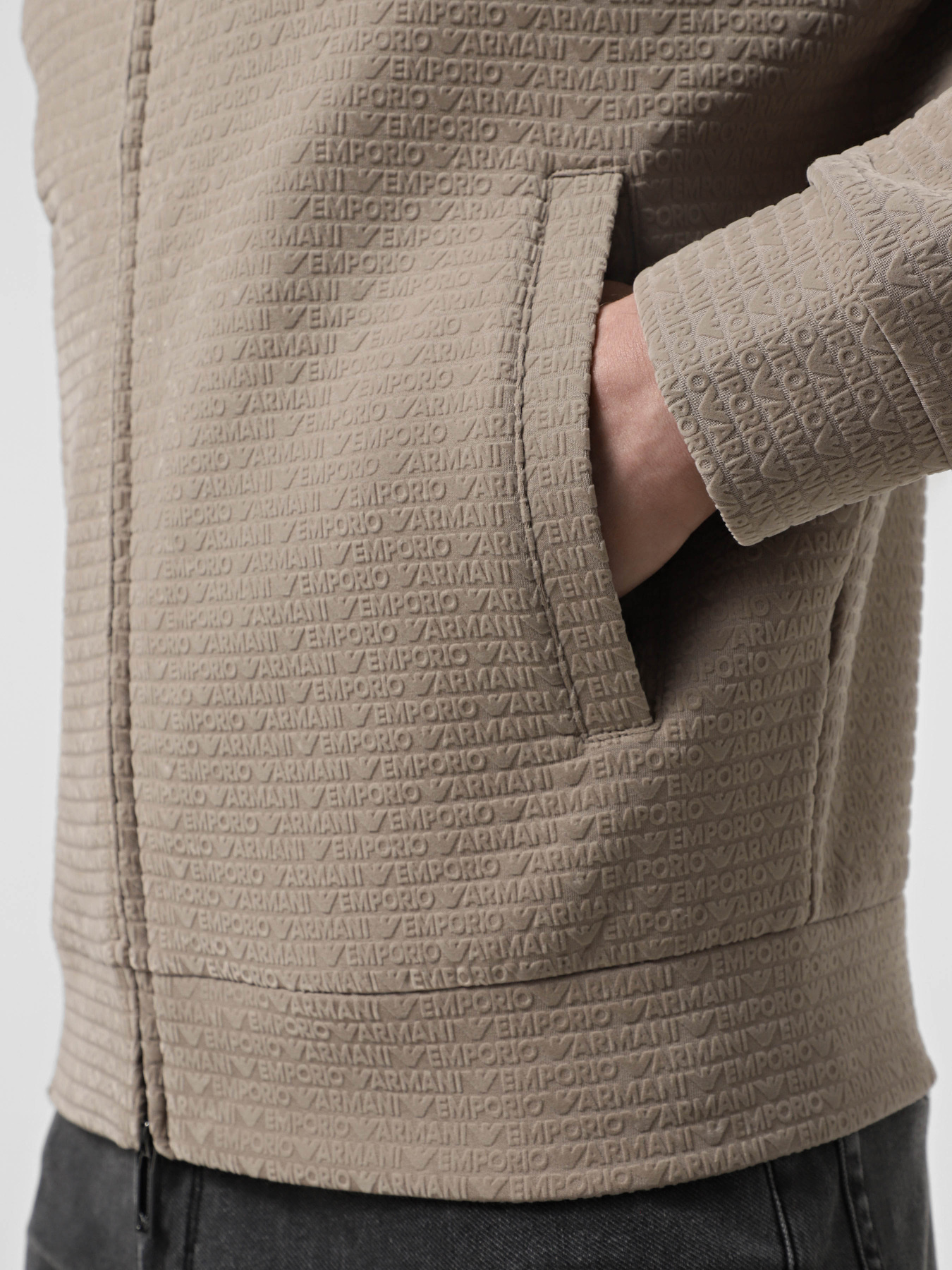 Кофта Emporio Armani модель EM001697-AF10013-F6063 Фото