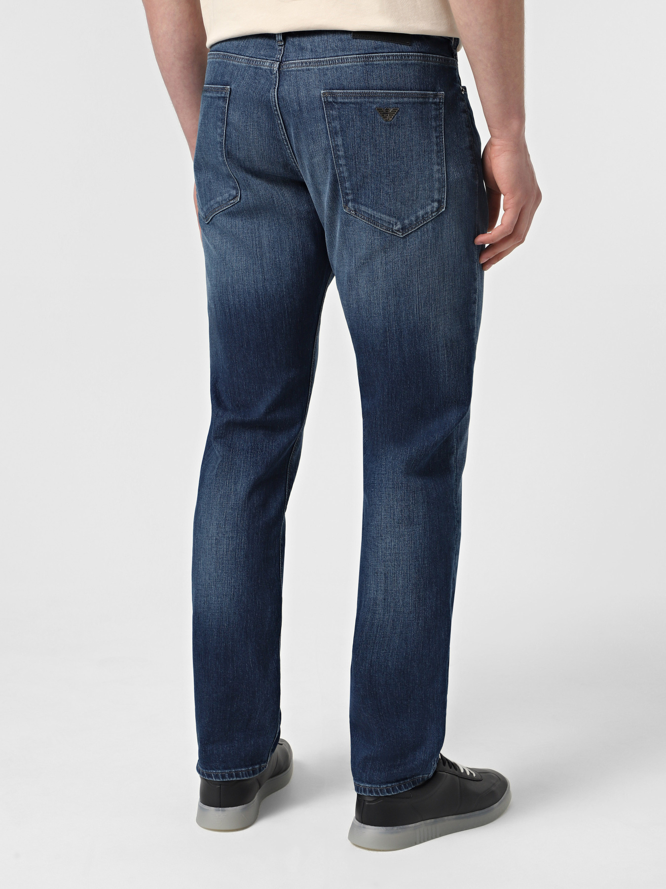 Завужені джинси Emporio Armani модель EM000121-AF14116-MB002 Фото