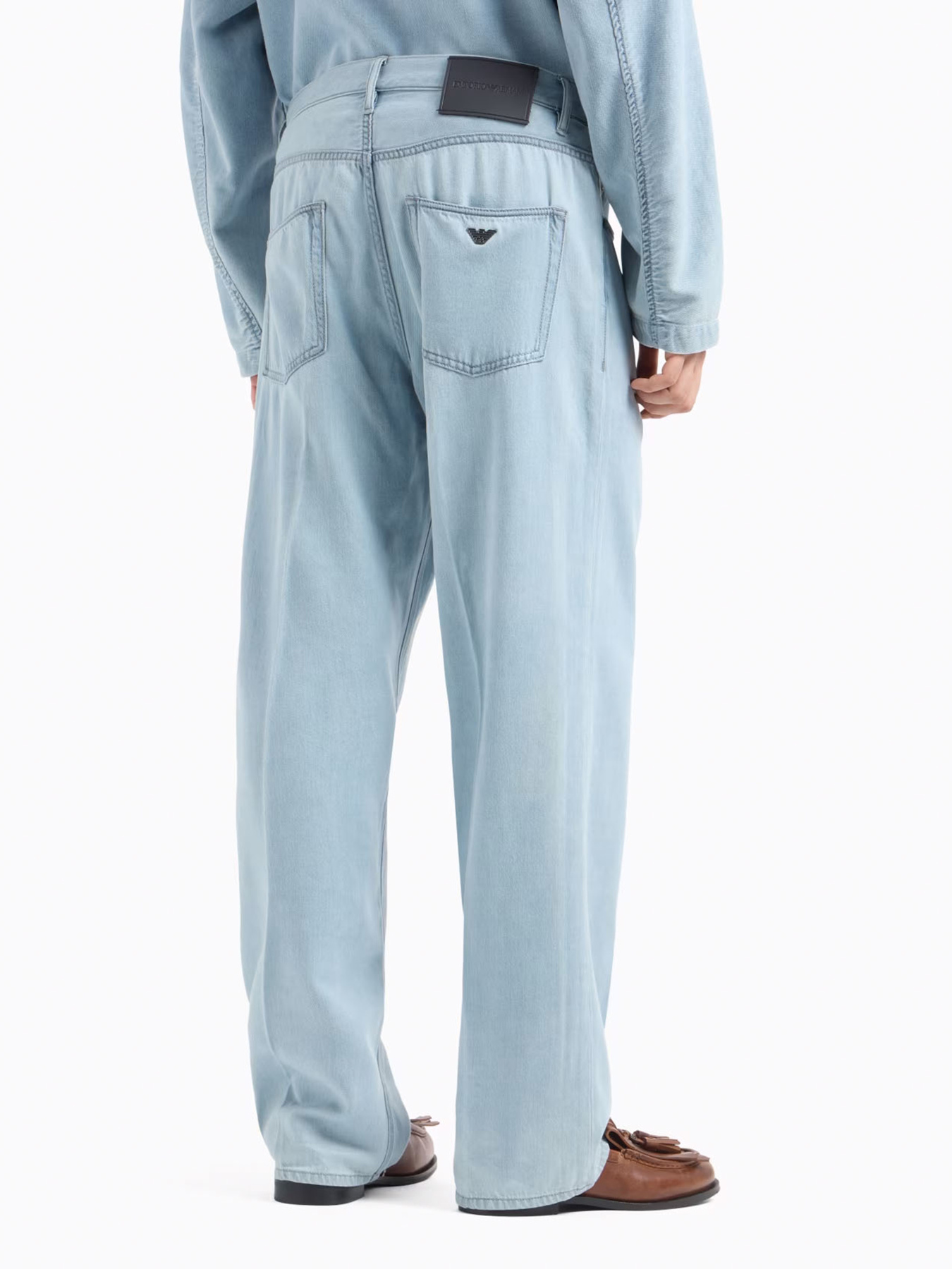 Широкі джинси Emporio Armani Модель EM000665-AF13428-MB003 Фото