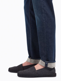 Завужені джинси Emporio Armani модель EM000668-AF13278-MB001 Фото