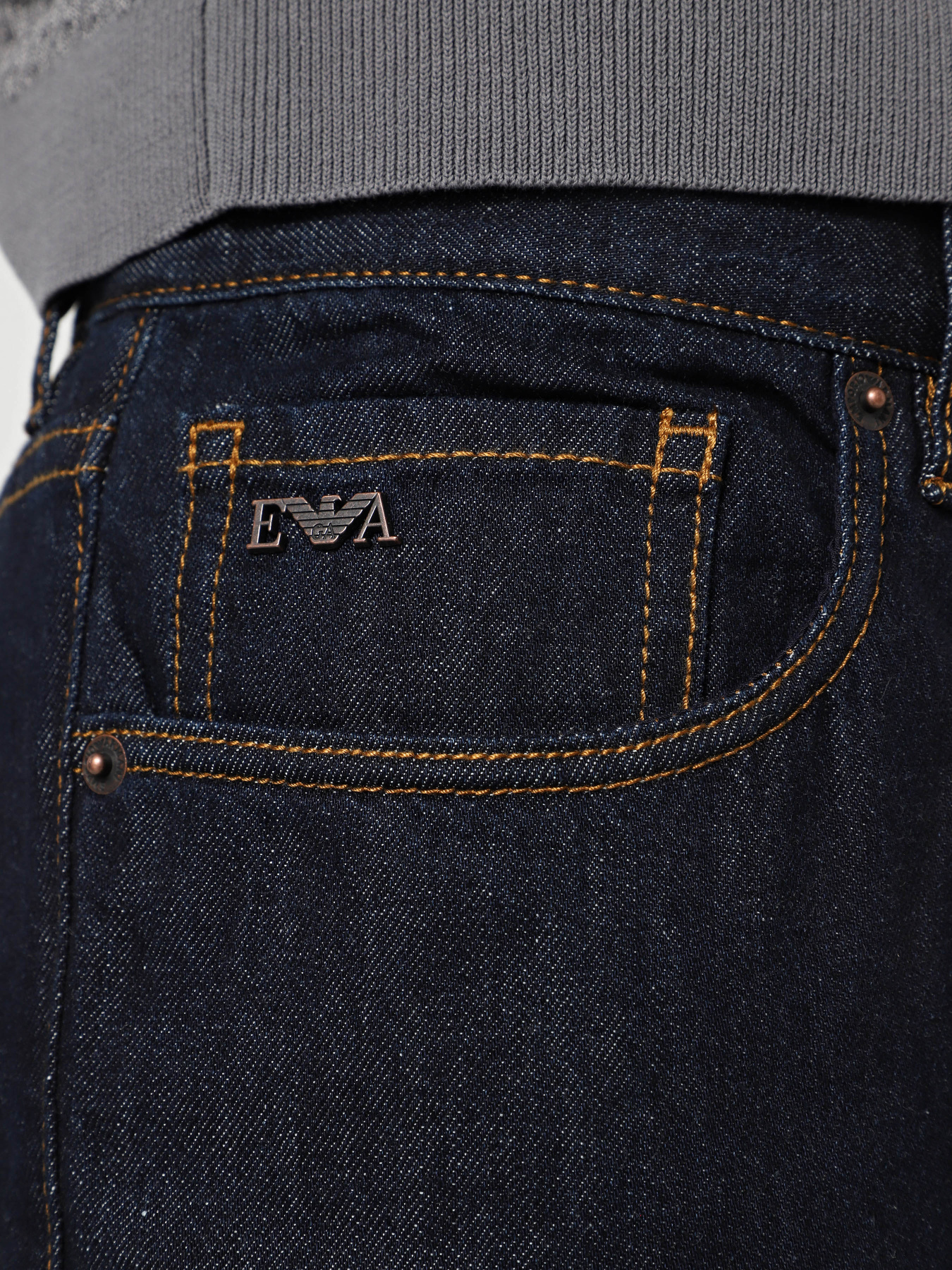 Прямые джинсы Emporio Armani модель EM000763-AF13435-MB001 Фото