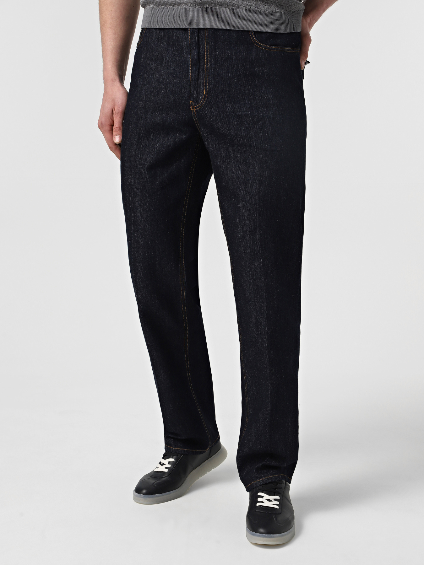 Прямые джинсы Emporio Armani модель EM000763-AF13435-MB001 Фото