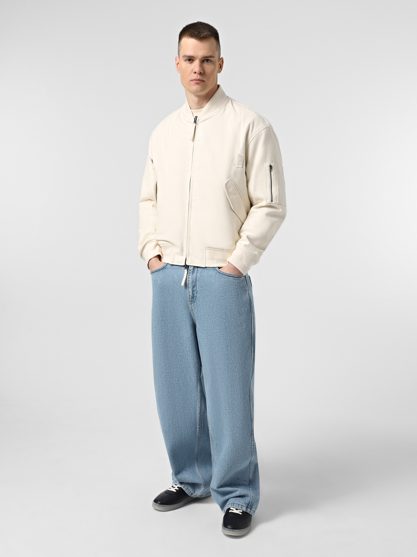 Бомбер Emporio Armani модель EM001361-AF12938-U1088 Фото