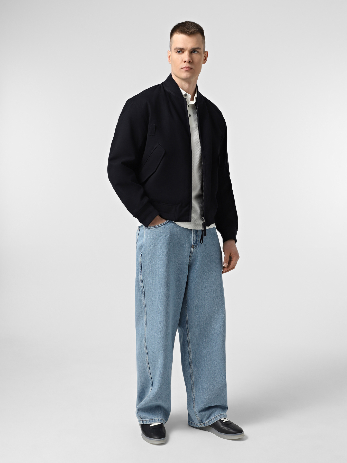 Бомбер Emporio Armani модель EM001361-AF12938-UB118 Фото