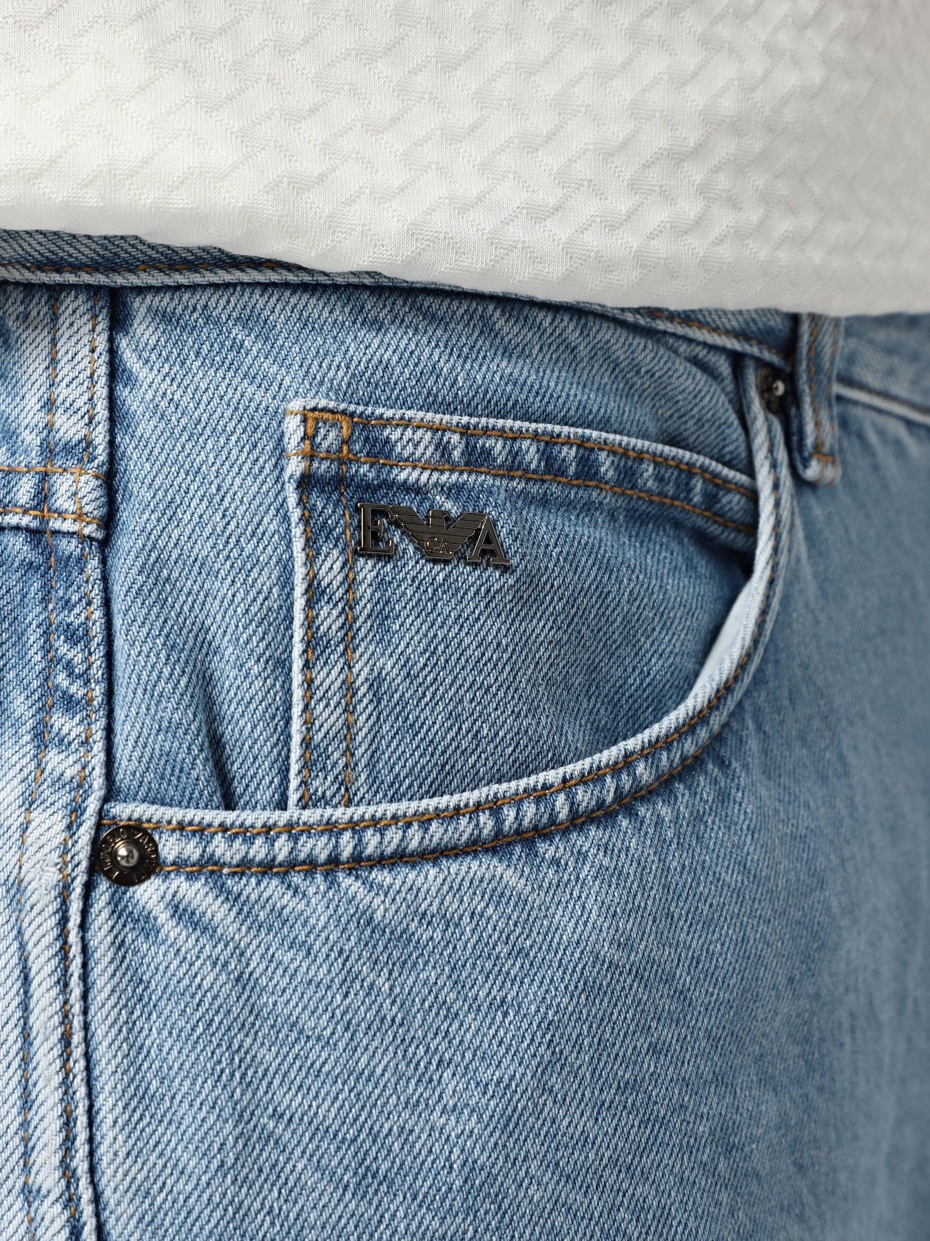 Широкі джинси Emporio Armani модель EM001705-AF13269-MB002 Фото