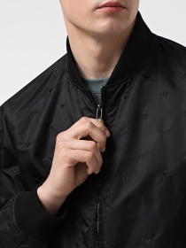 Бомбер Emporio Armani модель EM002244-AF15344-UC001 Бомбер Emporio Armani модель EM002244-AF15344-UC001 Фото