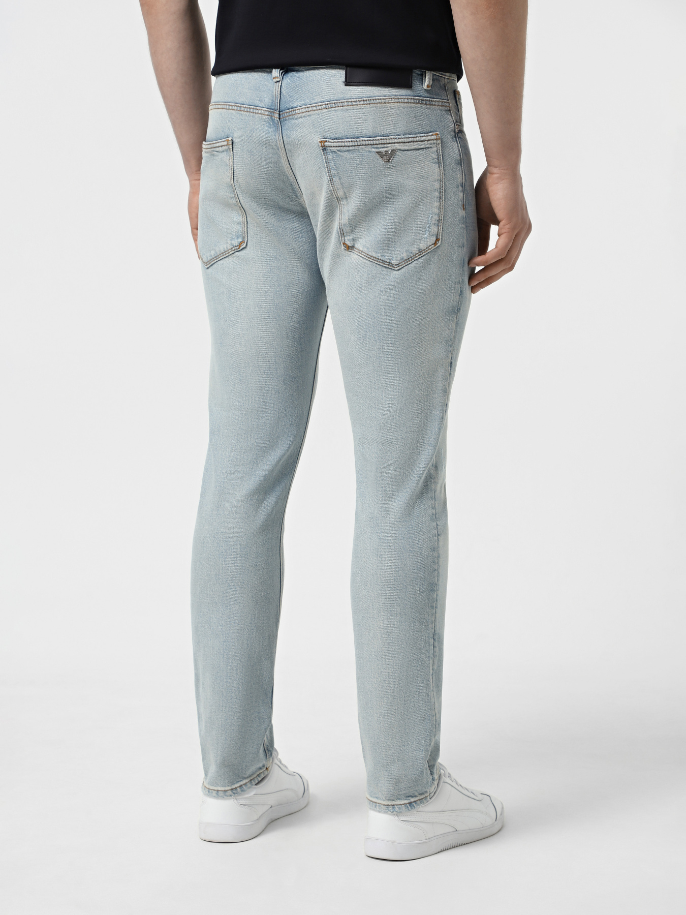 Зауженные джинсы Emporio Armani модель EM000121-AF13281-MB003 Фото