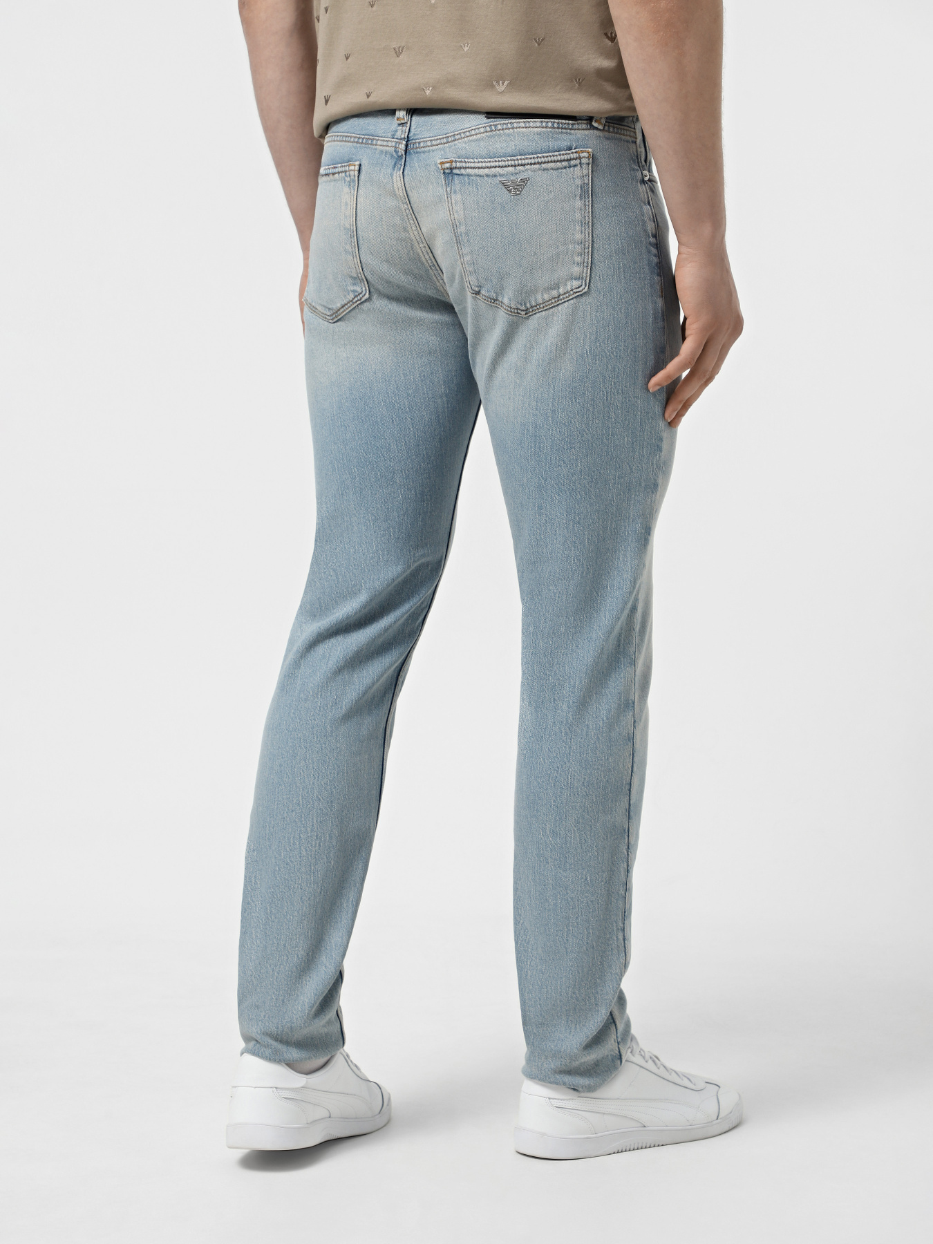 Зауженные джинсы Emporio Armani модель EM000668-AF15099-MB002 Фото