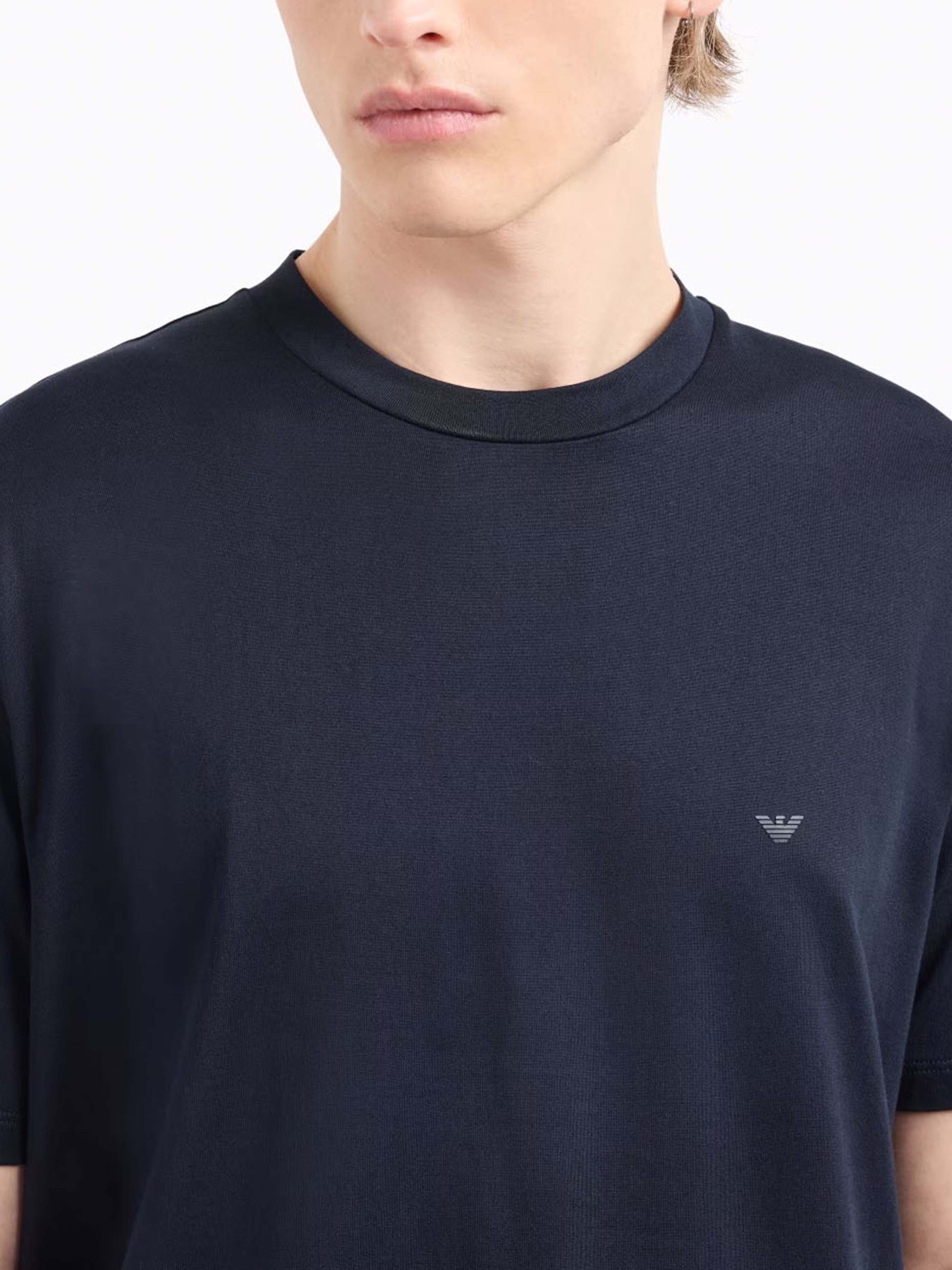 Футболка Emporio Armani Travel Essentials модель EM000983-AF13669-UB118 Фото