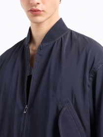 Бомбер Emporio Armani модель EM001043-AF13710-UB118 Фото