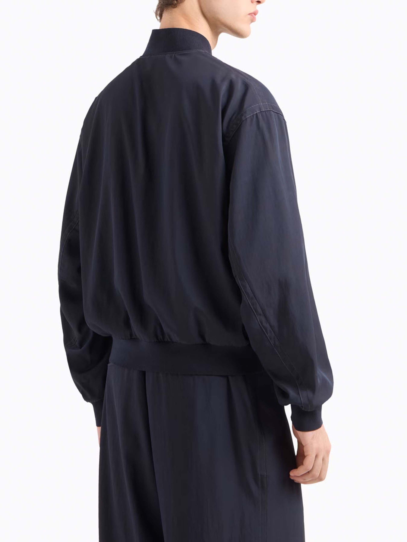 Бомбер Emporio Armani модель EM001043-AF13710-UB118 Фото