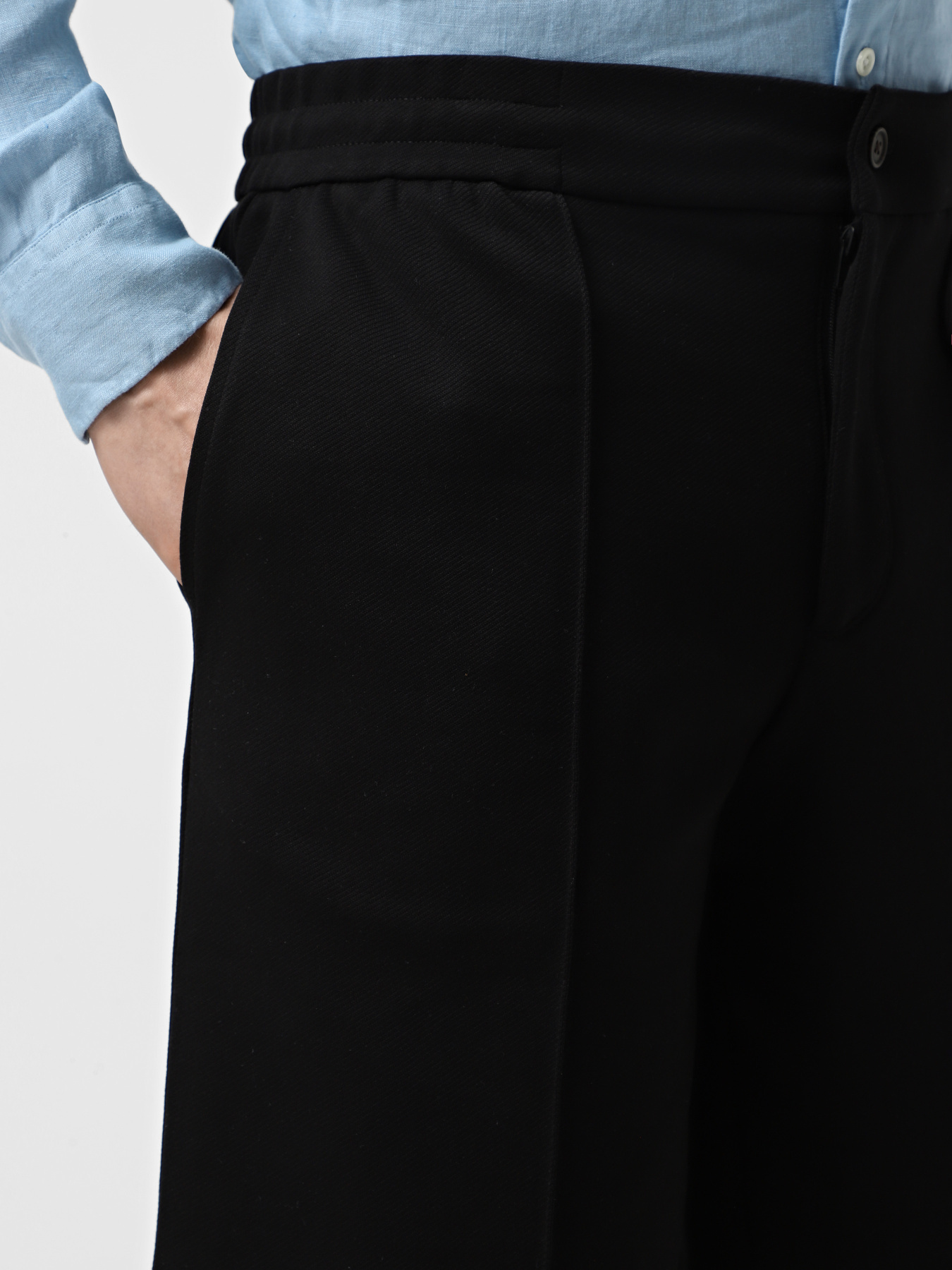 Шорты Emporio Armani модель EM001112-AF13488-UC001 Фото