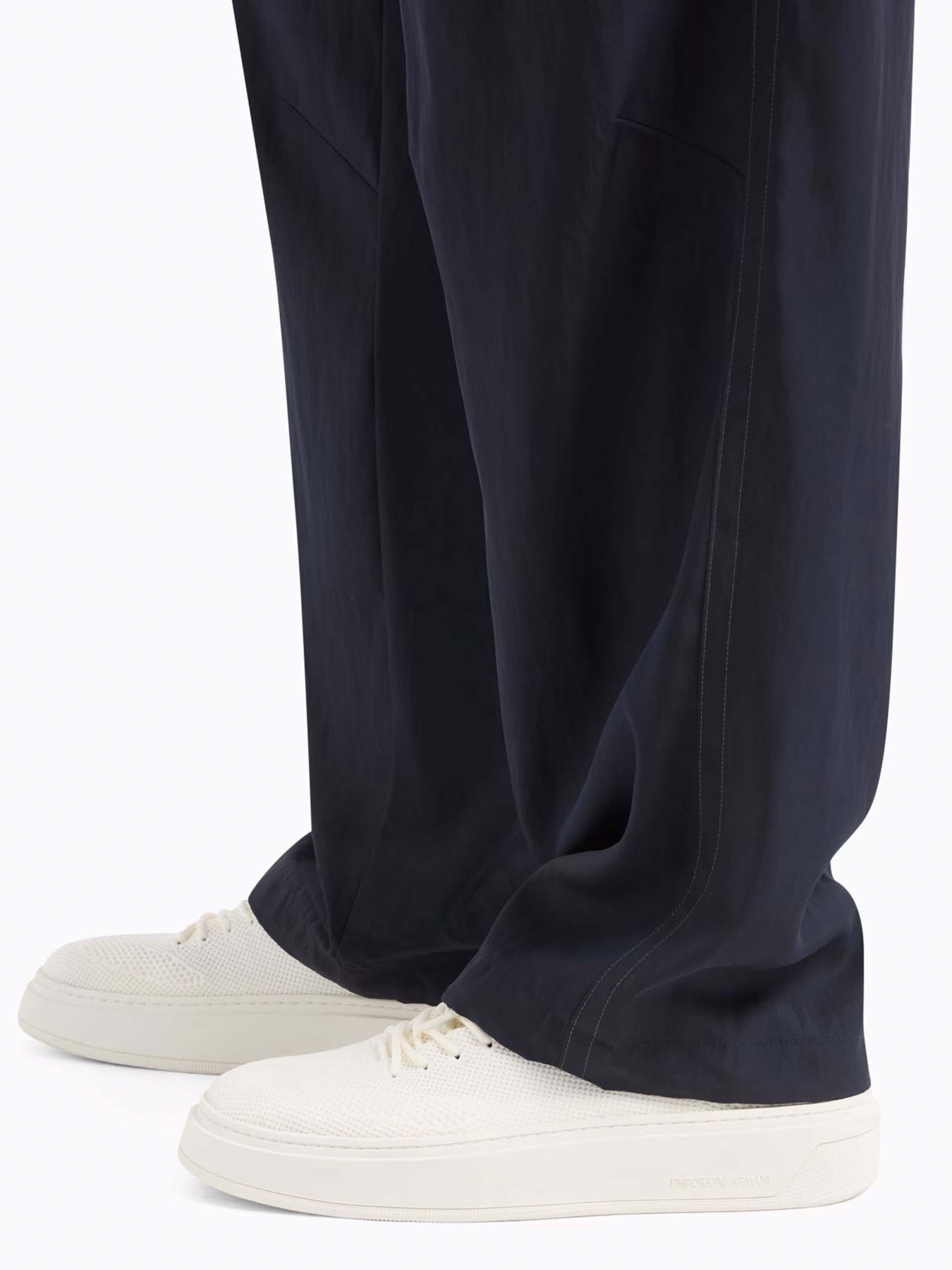 Брюки повседневные Emporio Armani модель EM001189-AF13710-UB118 Фото