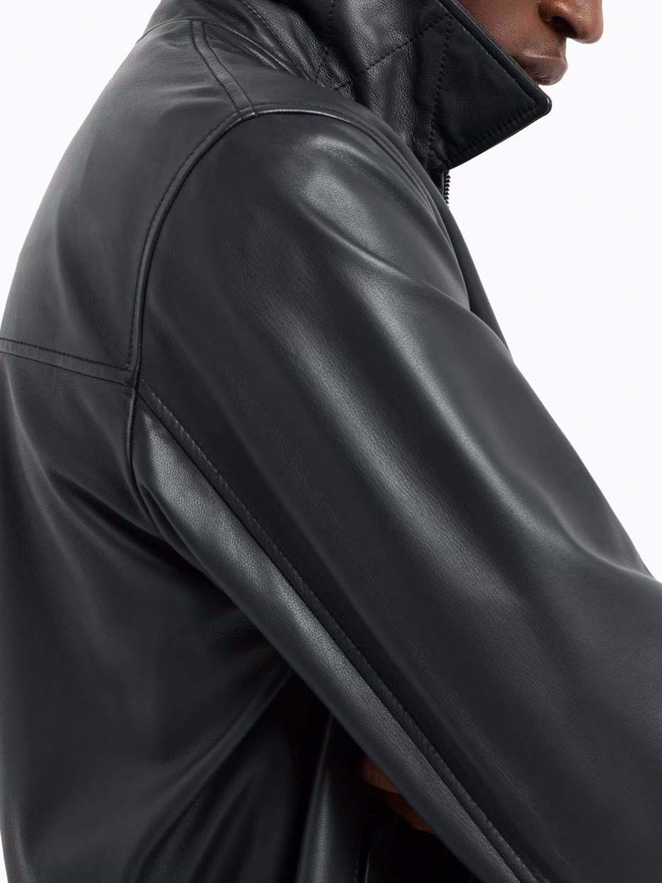 Куртка кожаная Emporio Armani модель EM001889-AF15420-UC001 Фото