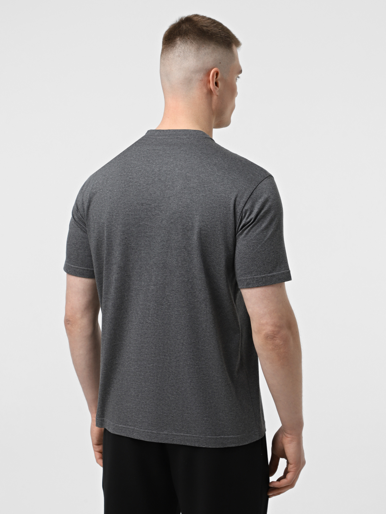 Футболка Emporio Armani модель EM003900-AF18718-O8003 Фото