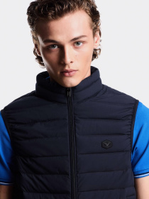 Жилет Emporio Armani модель 8N1BQ1-1NLRZ-0920 Фото