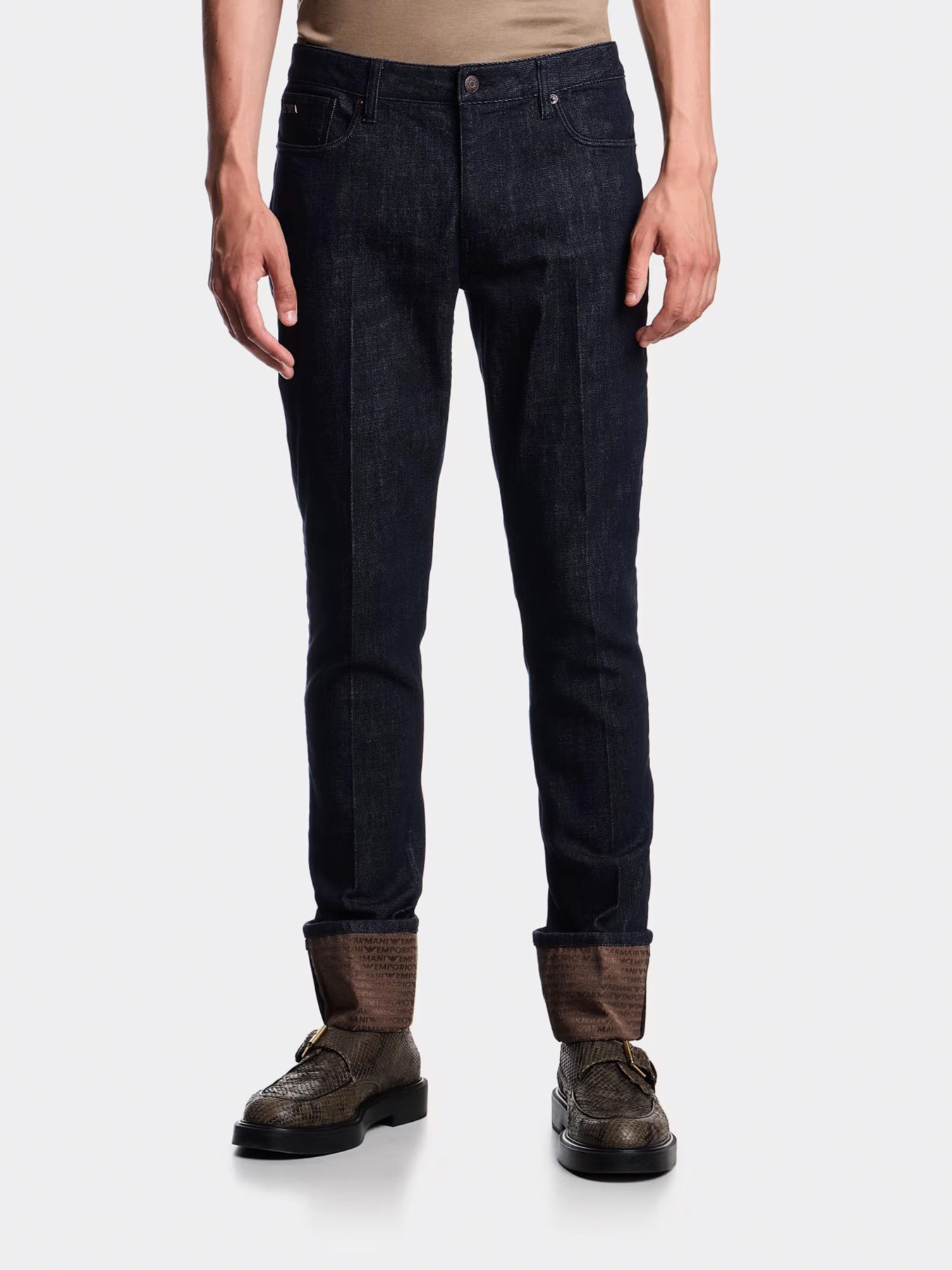 Прямые джинсы Emporio Armani модель EM000121-AF17493-MB001 Прямые джинсы Emporio Armani модель EM000121-AF17493-MB001 Фото
