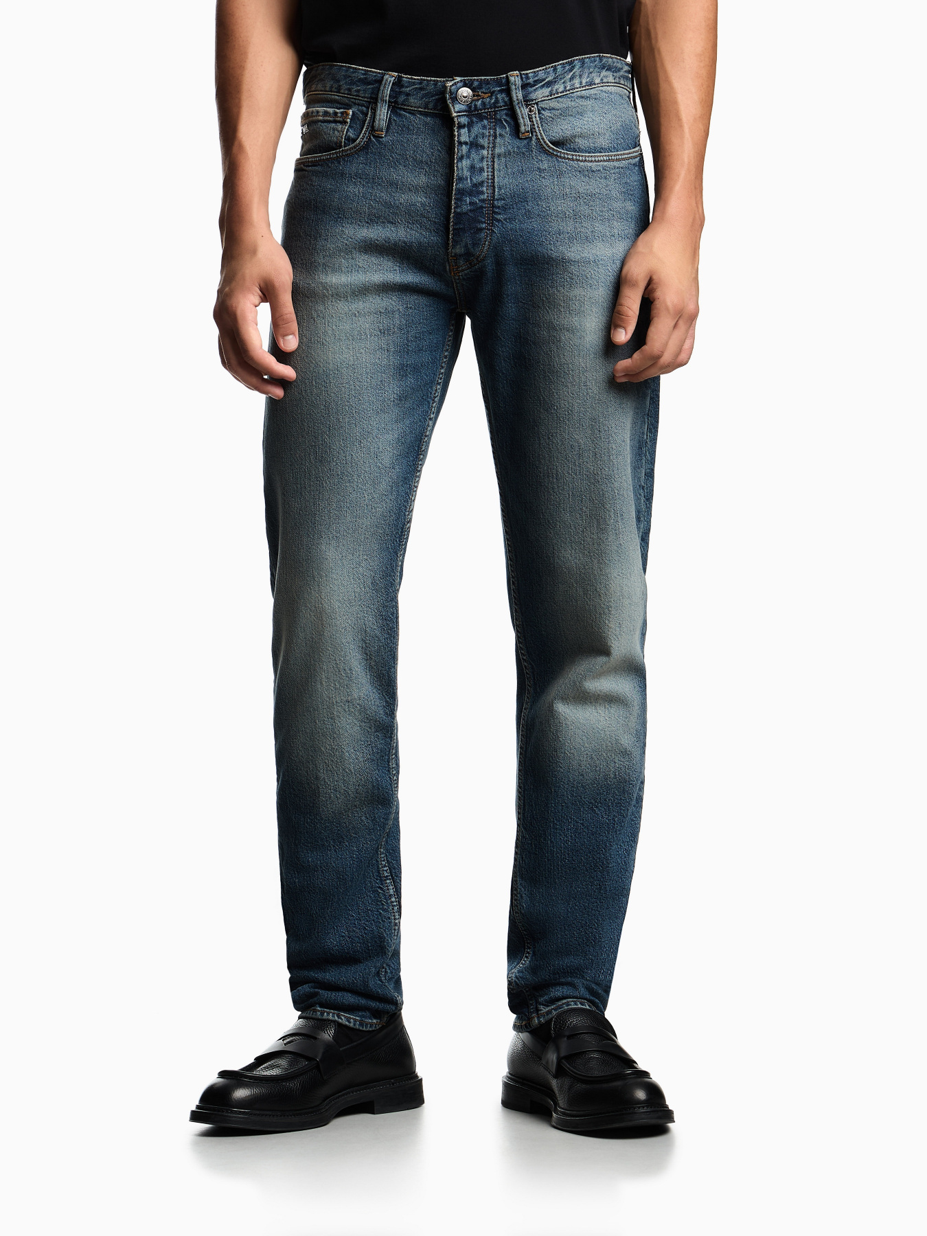 Прямые джинсы Emporio Armani модель EM000668-AF14297-MB002 Прямые джинсы Emporio Armani модель EM000668-AF14297-MB002 Фото