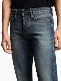 Прямые джинсы Emporio Armani модель EM000668-AF14297-MB002 Прямые джинсы Emporio Armani модель EM000668-AF14297-MB002 Фото