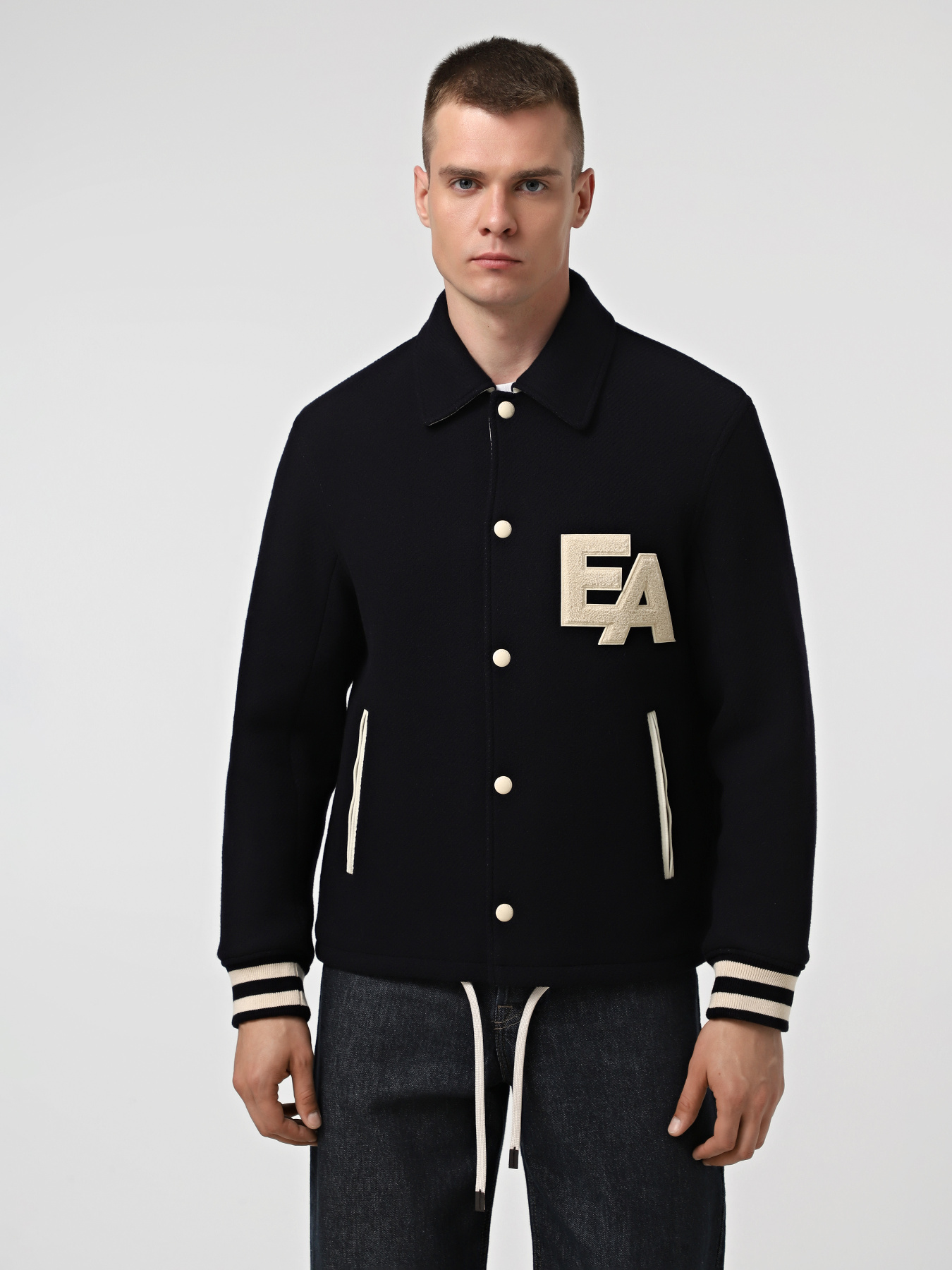 Бомбер Emporio Armani модель EM003125-AF17330-UB118 Бомбер Emporio Armani модель EM003125-AF17330-UB118 Фото