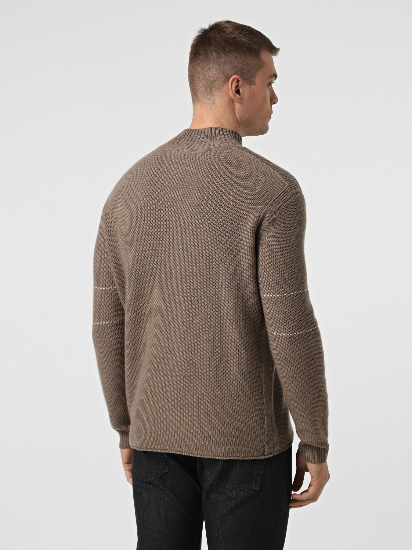 Джемпер Emporio Armani модель EM002024-AF18103-U6189 Фото